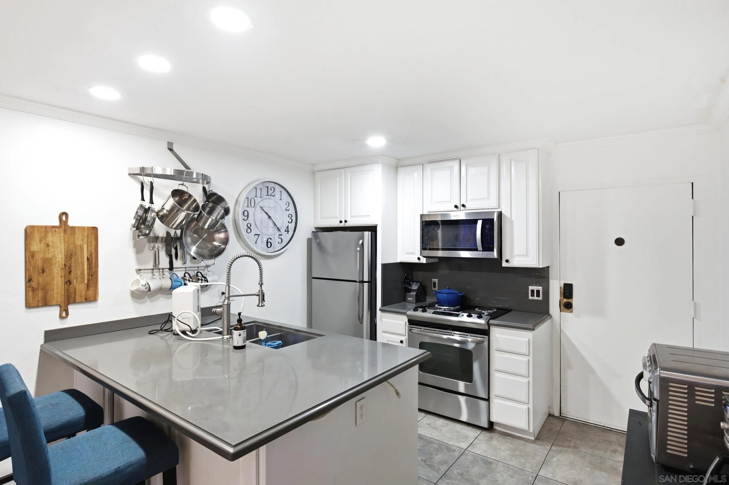 https://cdn.realtyfeed.com/cdn/127/260022269/3bff2dc577eb343f4ab3a04694b06ab1.webp