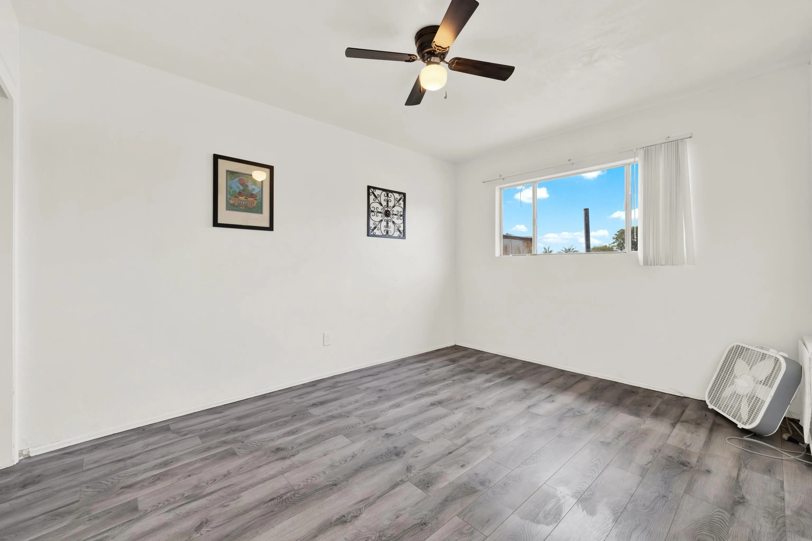 https://cdn.realtyfeed.com/cdn/127/260022271/464378b8ecb1573002f098b870b0435a.webp