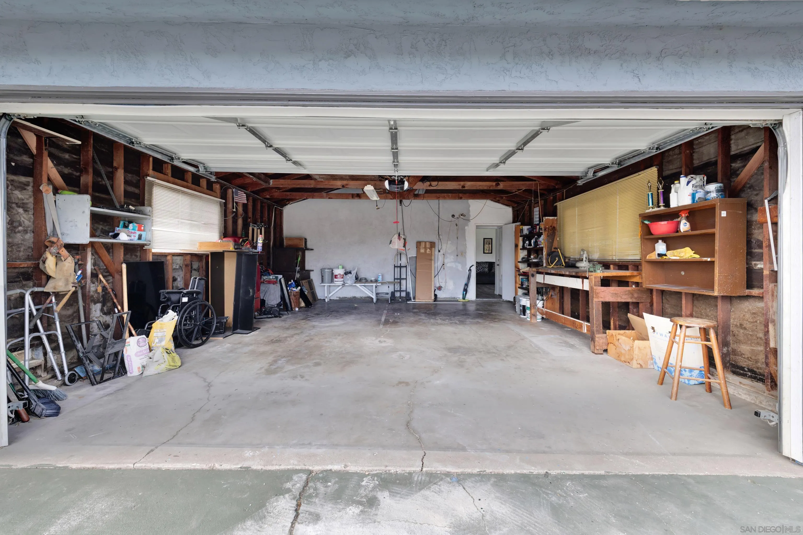 https://cdn.realtyfeed.com/cdn/127/260022271/765b6371142db902013d6906dd30bb57.webp