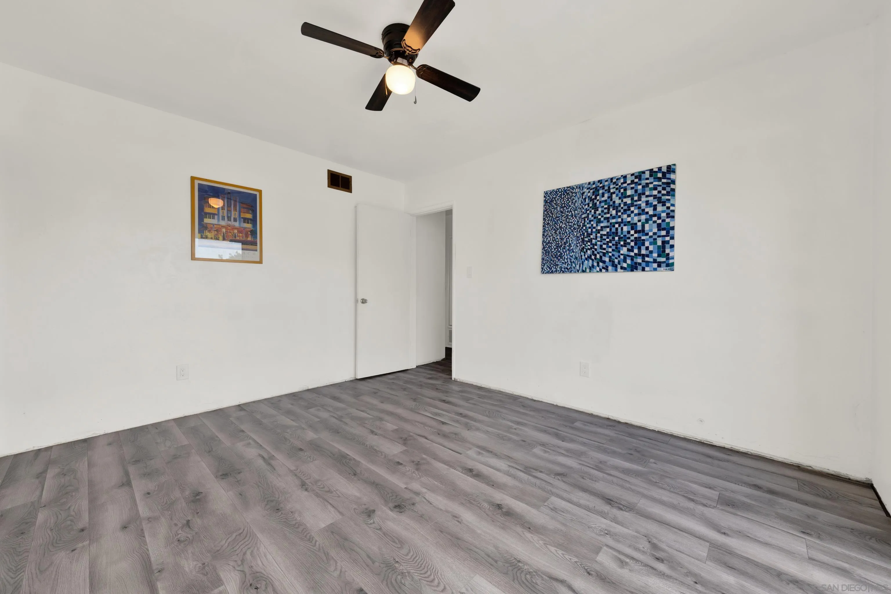 https://cdn.realtyfeed.com/cdn/127/260022271/8bd4d8b0b961f7d1f75a2b05a8d4fd42.webp