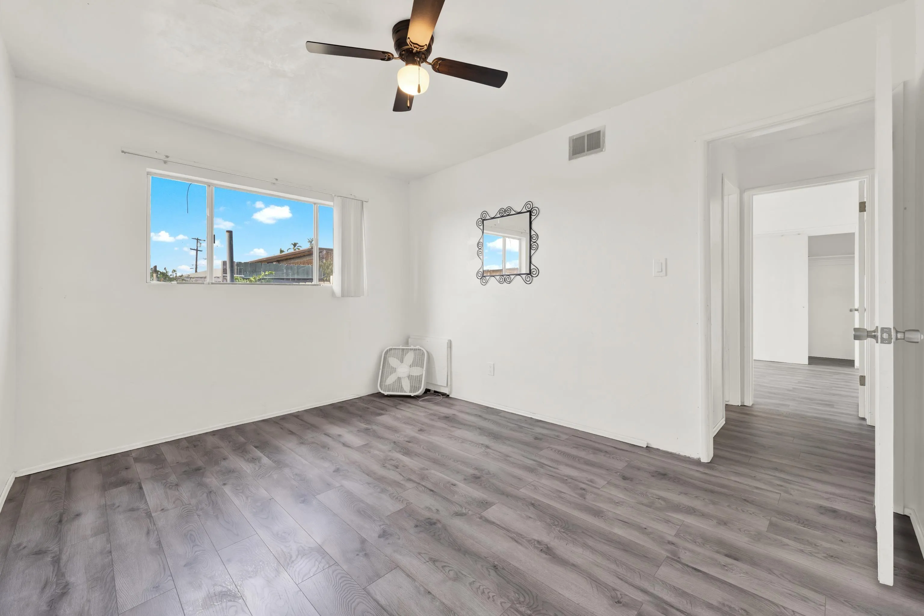 https://cdn.realtyfeed.com/cdn/127/260022271/8c3d95c8776e215fd5156a60e368eec0.webp