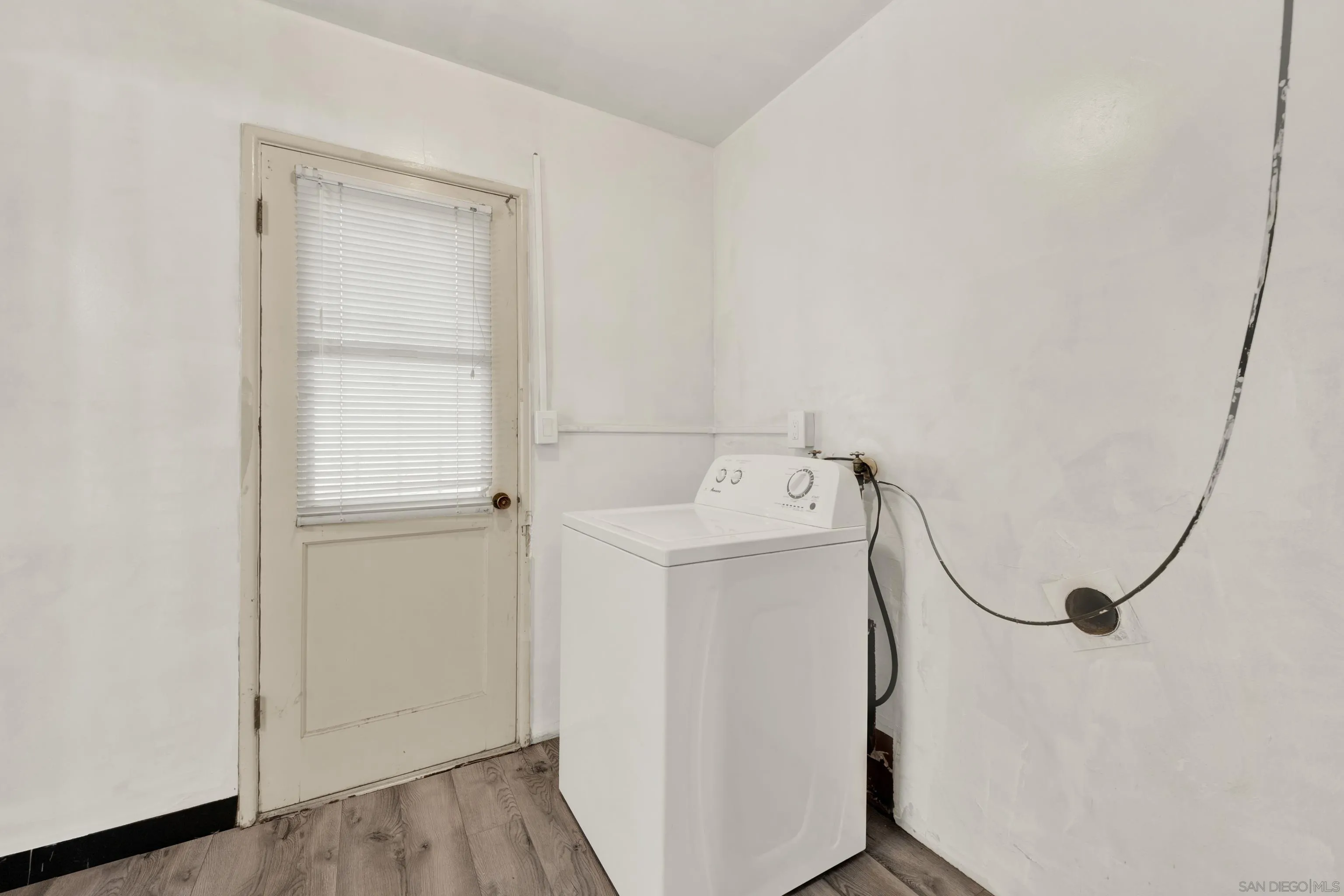 https://cdn.realtyfeed.com/cdn/127/260022271/dda1af1a7a6e2b61be5963a07f2e9b55.webp