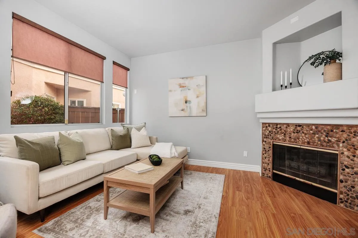 https://cdn.realtyfeed.com/cdn/127/260022273/0ae54d1cdedf39527766d3b3d50fea35.webp