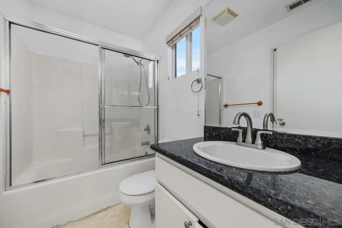 https://cdn.realtyfeed.com/cdn/127/260022273/0bbb85e4c83f8170f25f8bb5c10ca921.webp