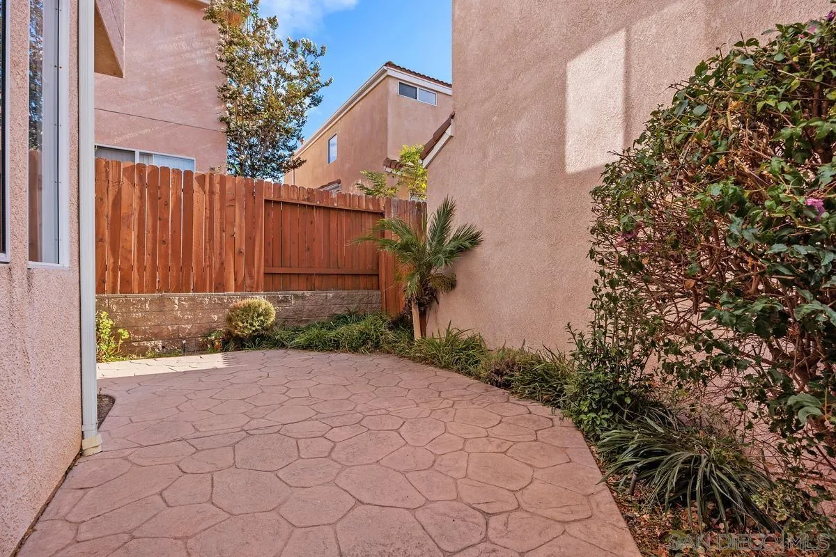 https://cdn.realtyfeed.com/cdn/127/260022273/994eb0953529bb09338621f502ca65d3.webp