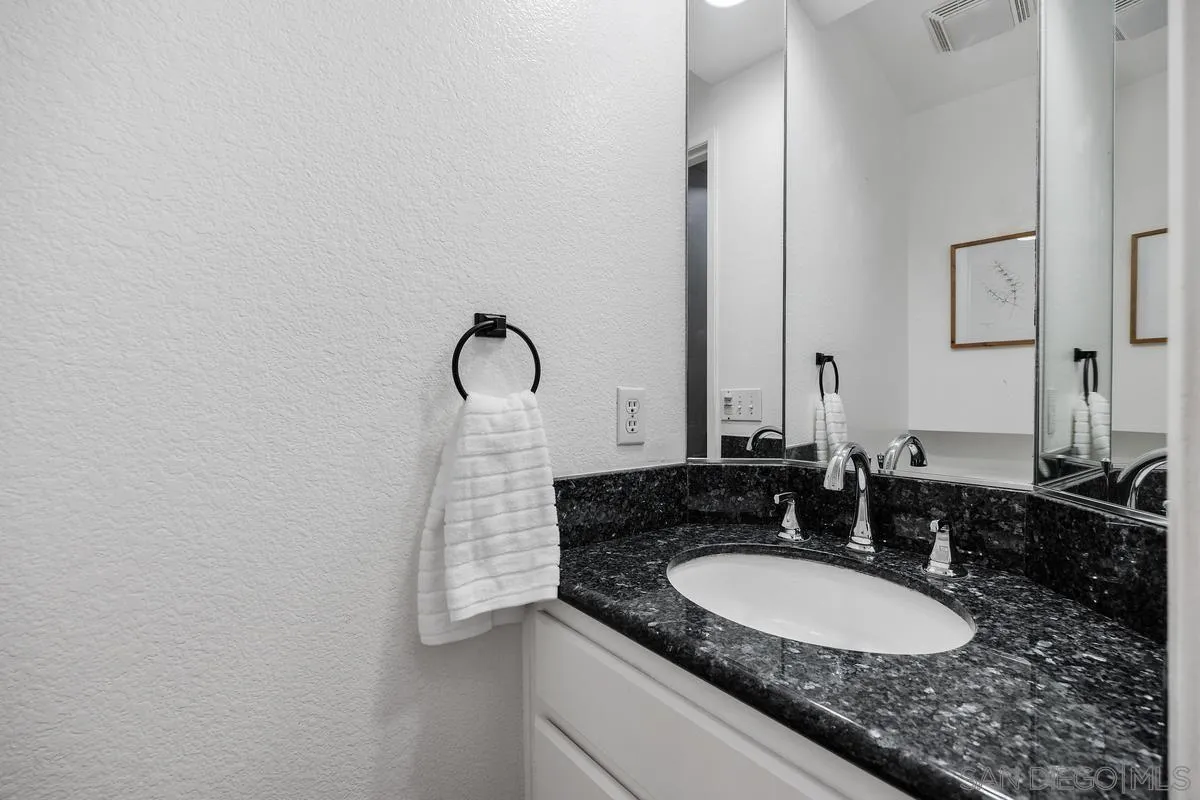 https://cdn.realtyfeed.com/cdn/127/260022273/b4bc7c3bad19d577689ae20082479941.webp