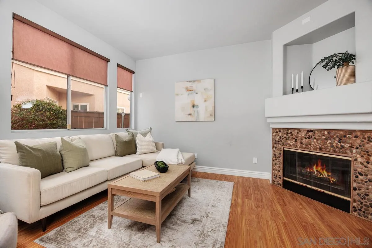 https://cdn.realtyfeed.com/cdn/127/260022273/de9ada86dd5d2092bf5b0972607c0af2.webp