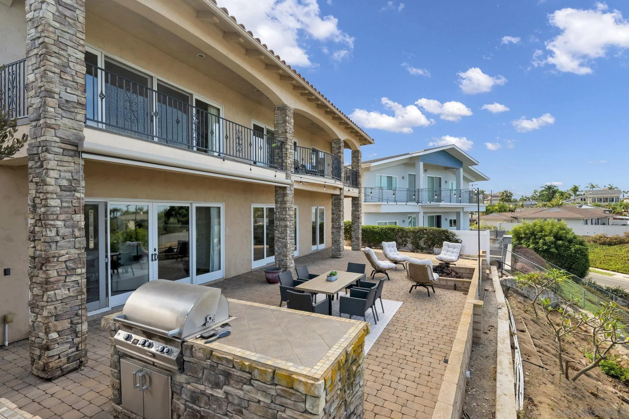 https://cdn.realtyfeed.com/cdn/127/260022275/02446909abedcc2744f1e9bf5b27e54b.webp