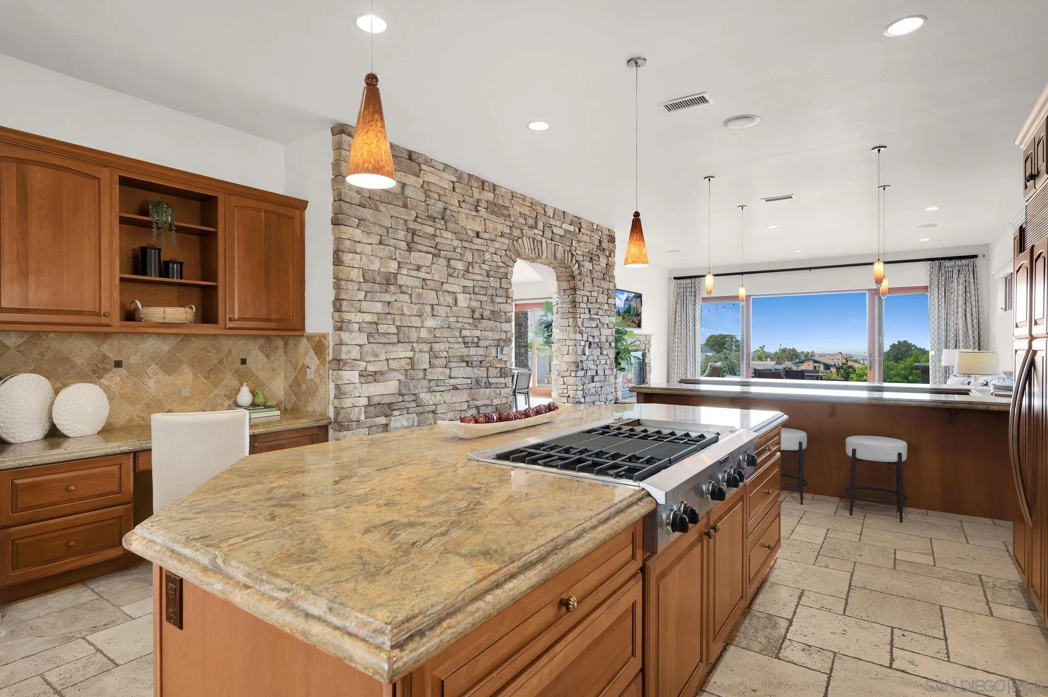 https://cdn.realtyfeed.com/cdn/127/260022275/06f840f7b7e035f731450340de86f4d8.webp