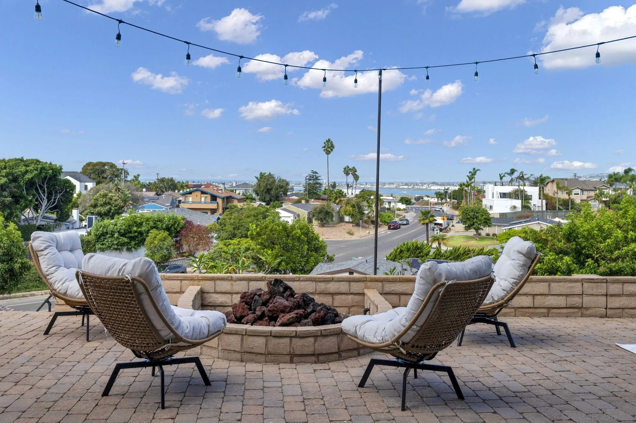 https://cdn.realtyfeed.com/cdn/127/260022275/190b522f24b34c77c0a1a9ec98c05c83.webp