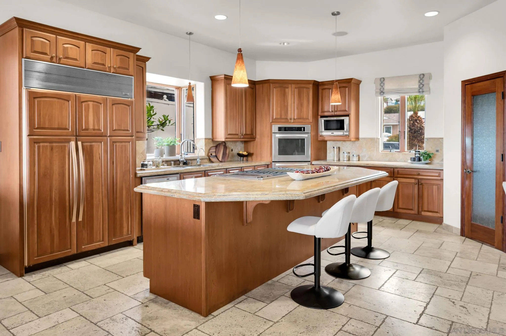 https://cdn.realtyfeed.com/cdn/127/260022275/22f72ed5eef8568aac775a42758c5698.webp