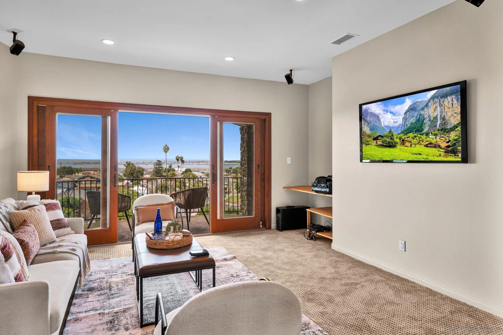 https://cdn.realtyfeed.com/cdn/127/260022275/36d26159af2b9534638dca557bcb2530.webp