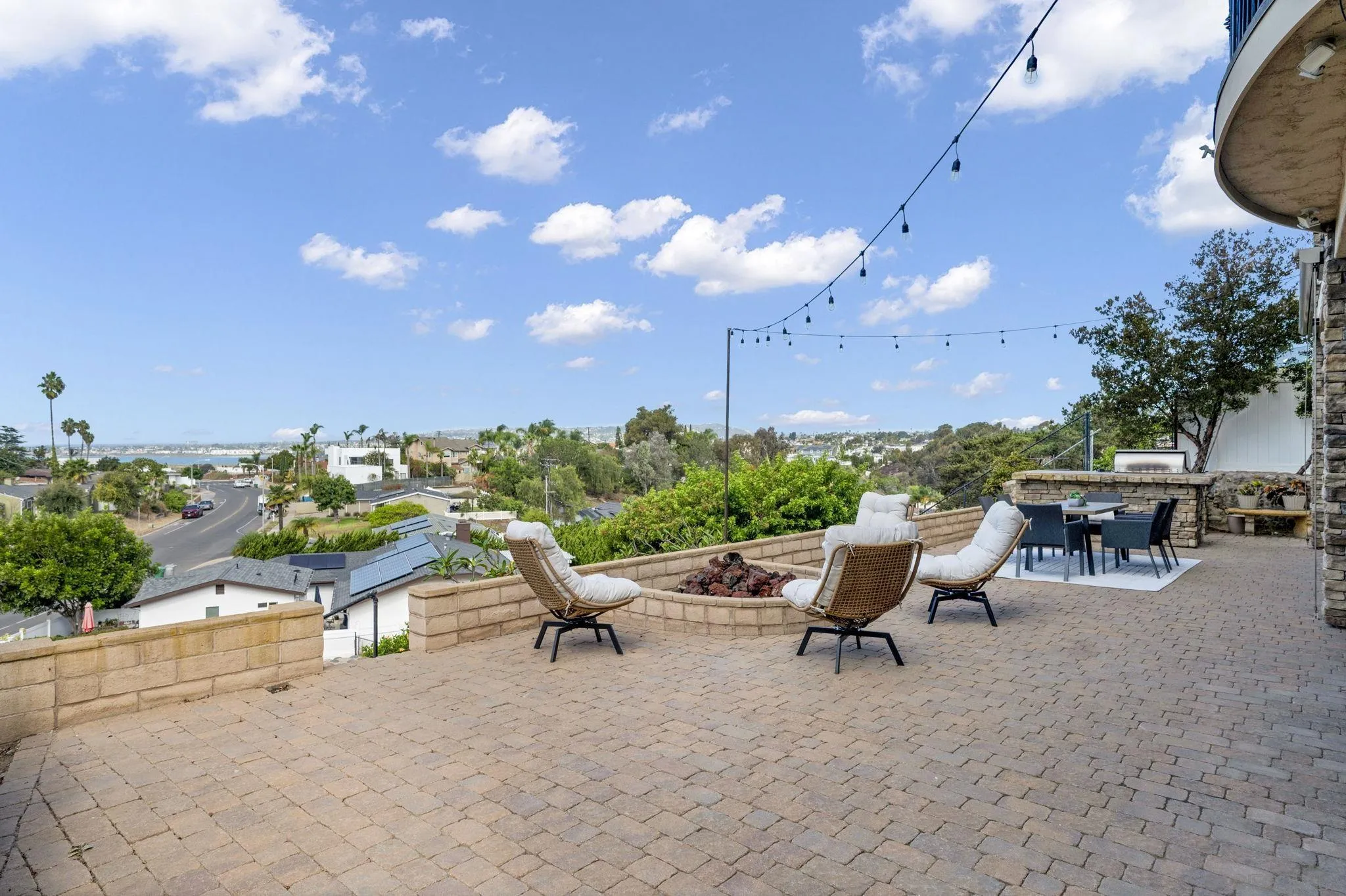 https://cdn.realtyfeed.com/cdn/127/260022275/43592f420e07e374a534c4b8b4c143a6.webp