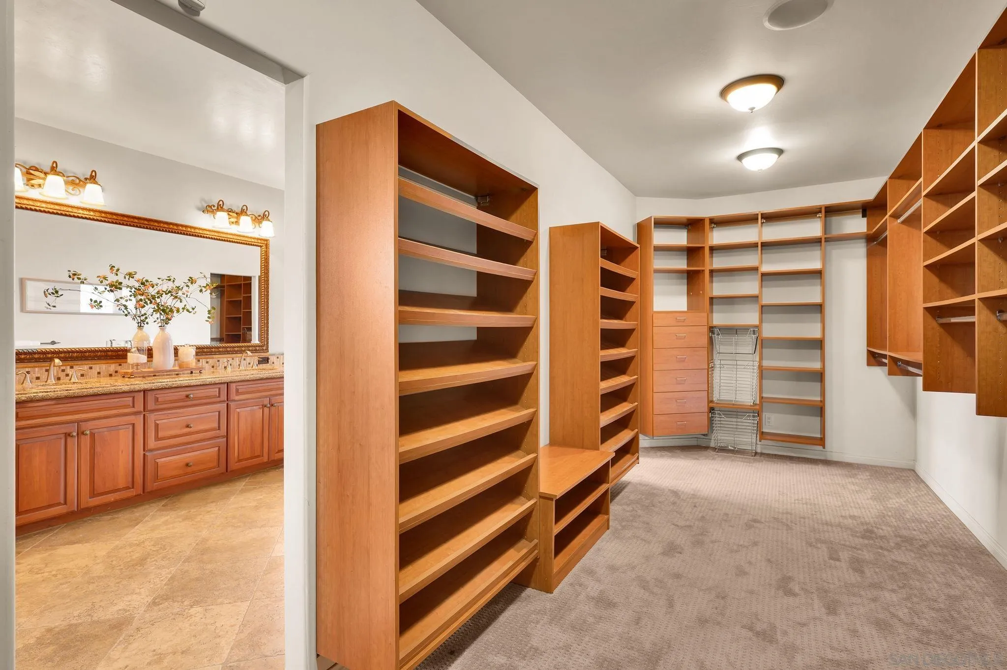 https://cdn.realtyfeed.com/cdn/127/260022275/7382ba73f302bfd5db316d7cd7f3fc96.webp