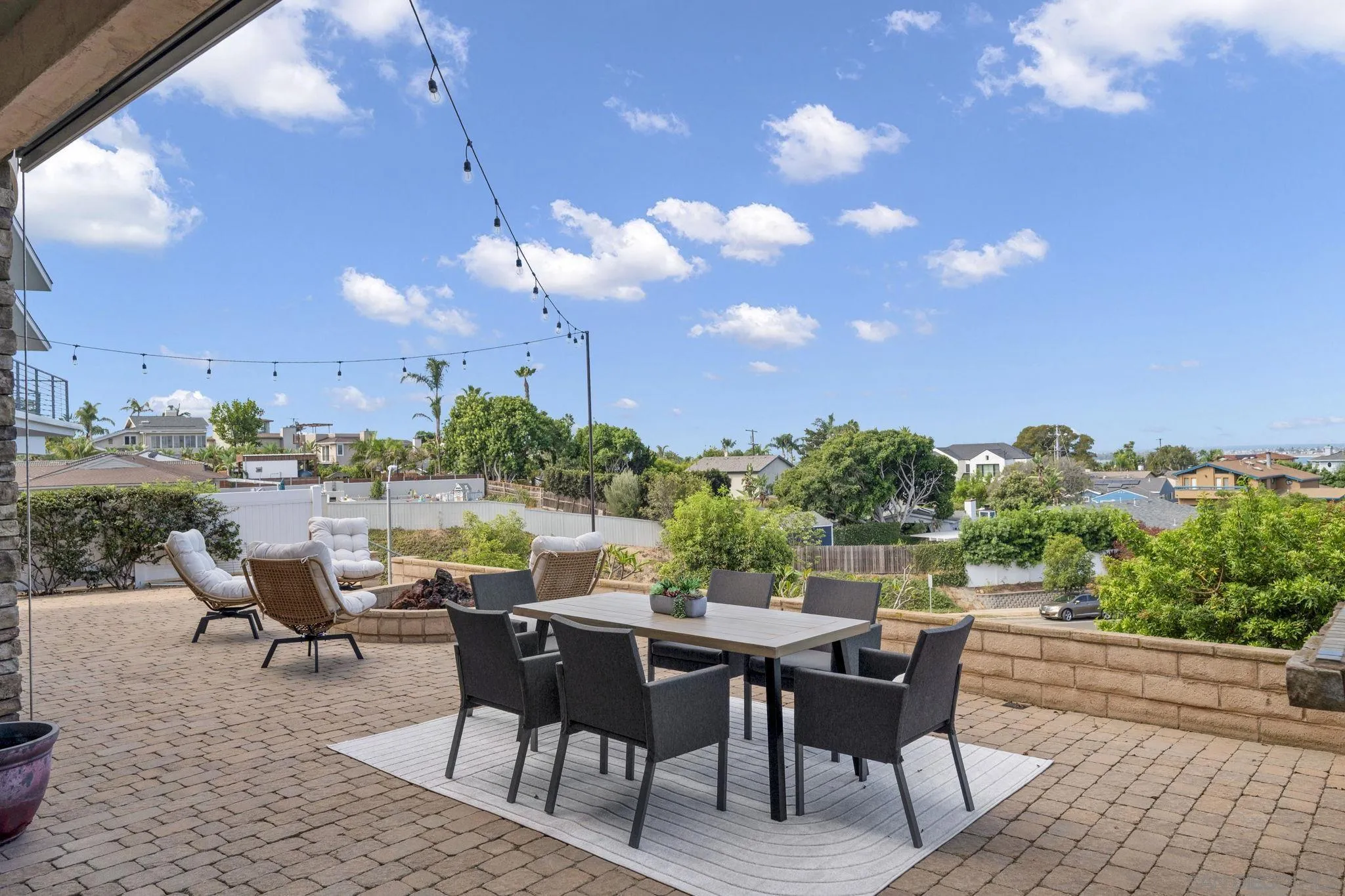 https://cdn.realtyfeed.com/cdn/127/260022275/9b843285cb1190af83de3127bb9c3d73.webp