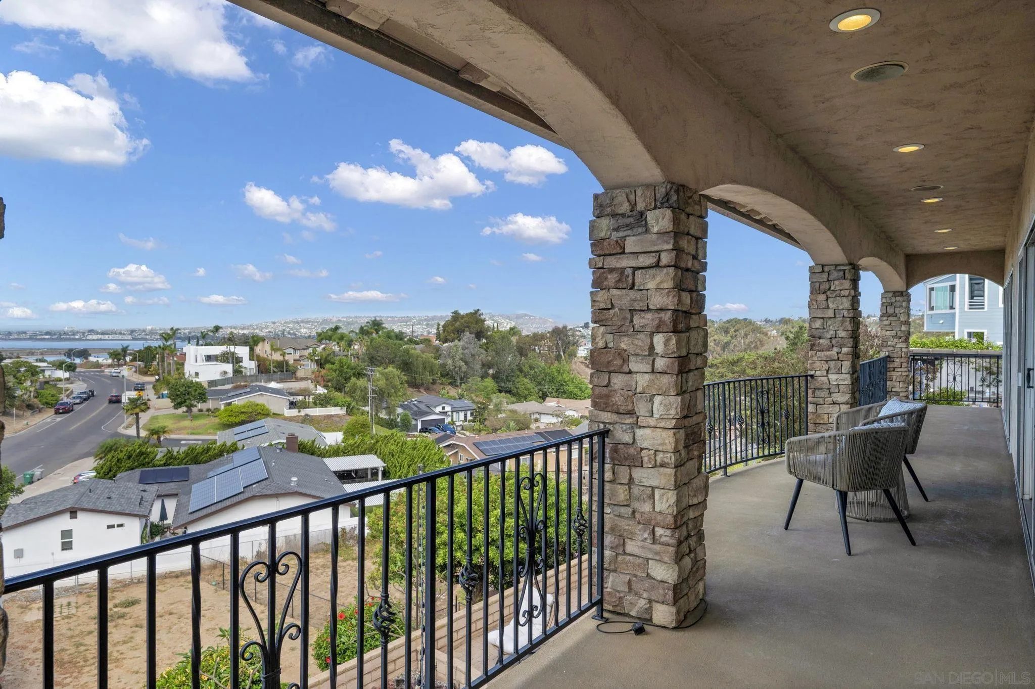 https://cdn.realtyfeed.com/cdn/127/260022275/a7bf8bb119c16bf68a05292ca3287367.webp