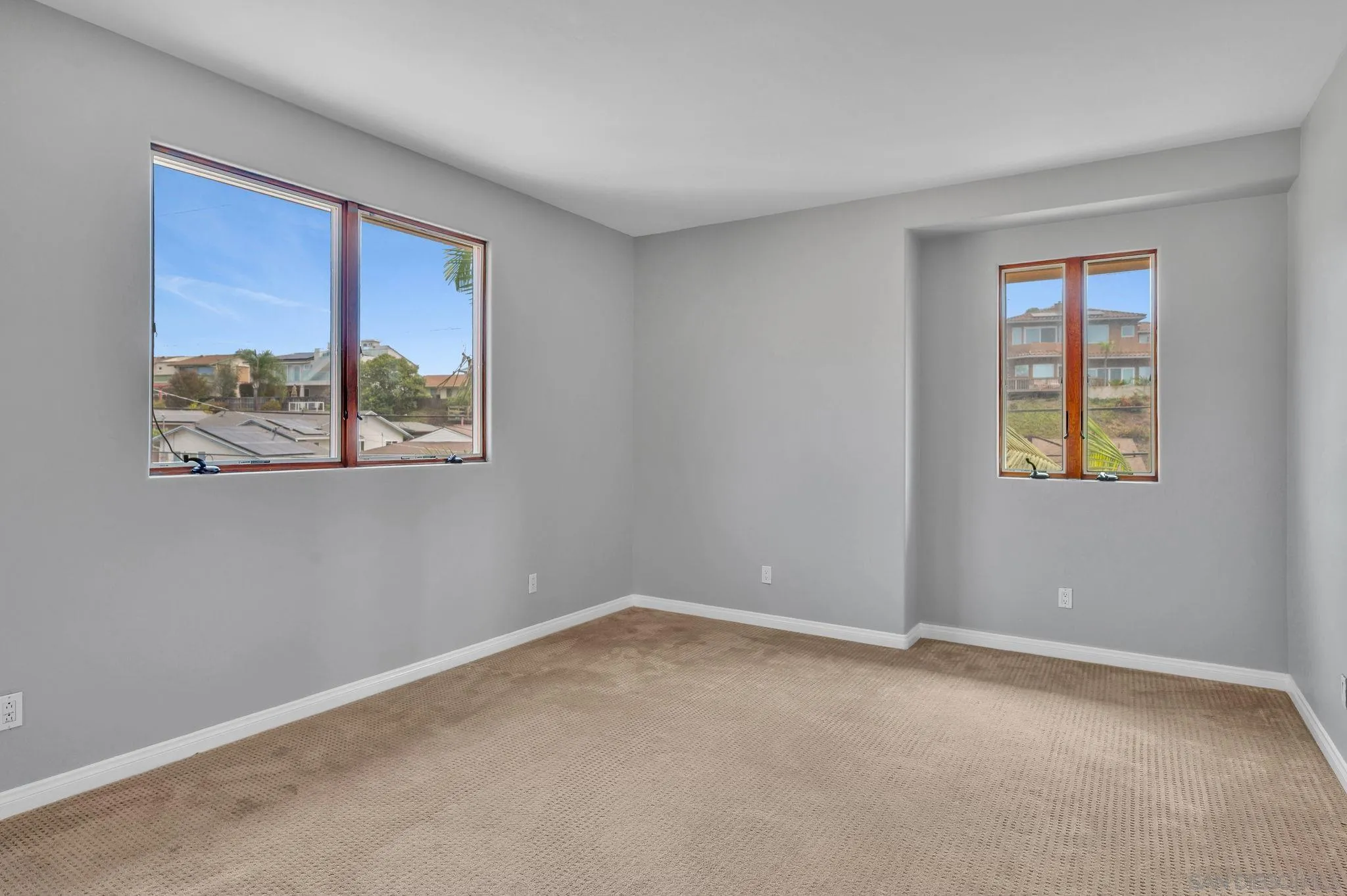 https://cdn.realtyfeed.com/cdn/127/260022275/f01f13d11a60f3e5d18babe137db10ea.webp