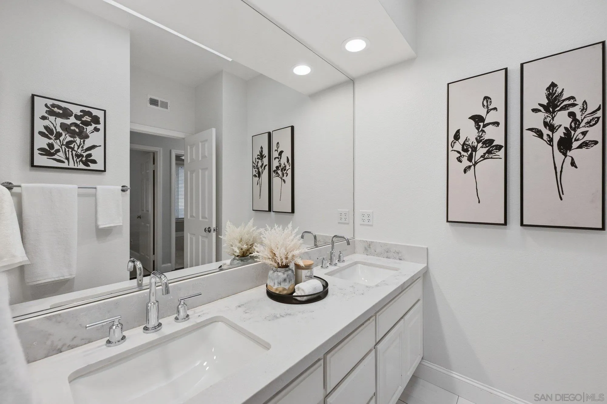 https://cdn.realtyfeed.com/cdn/127/260022277/3abec9b6c2e0da4f293a1932dbb7b2de.webp