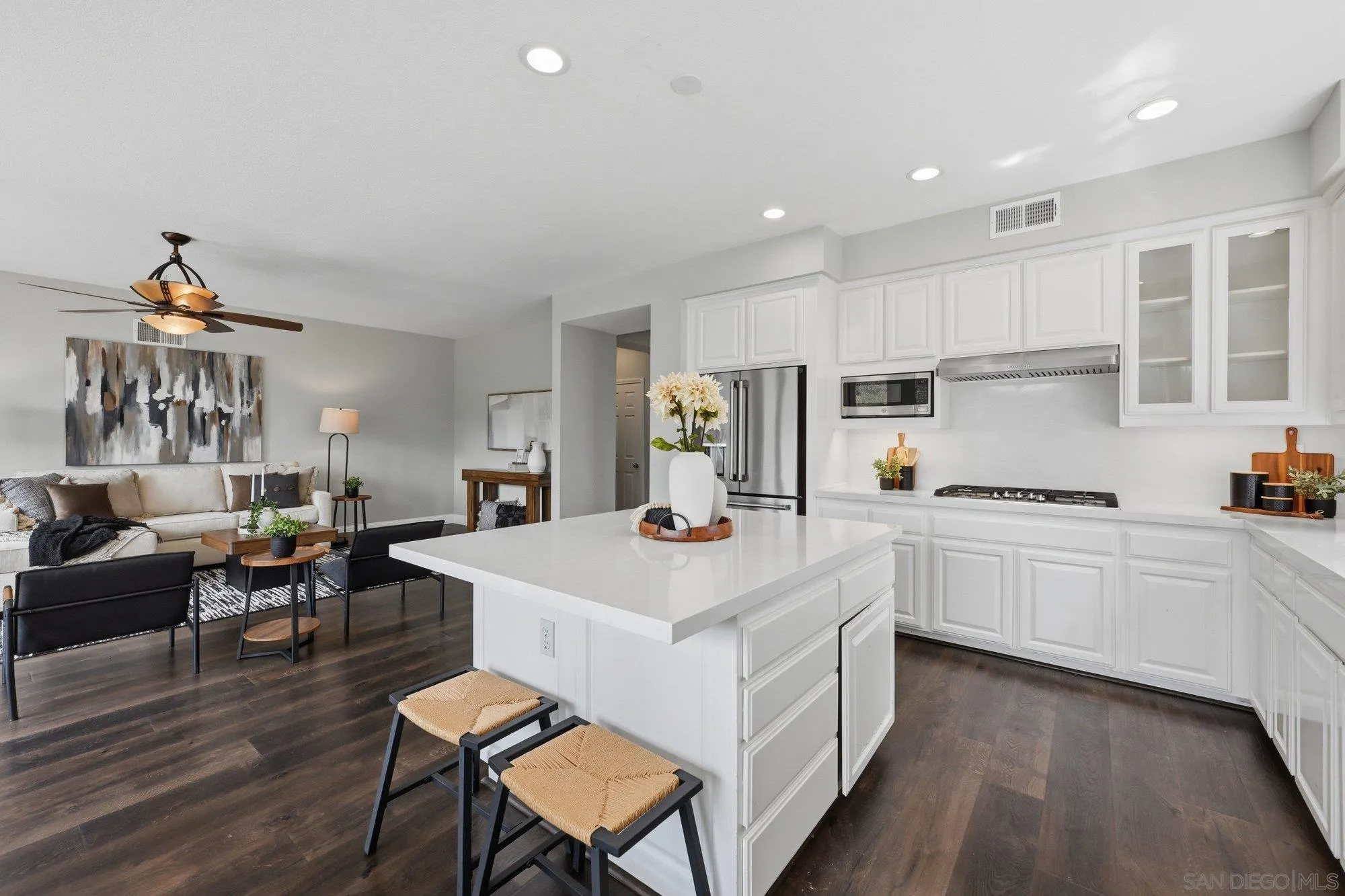https://cdn.realtyfeed.com/cdn/127/260022277/b31fd2f15b0a230b3050a65b0e3a53cc.webp