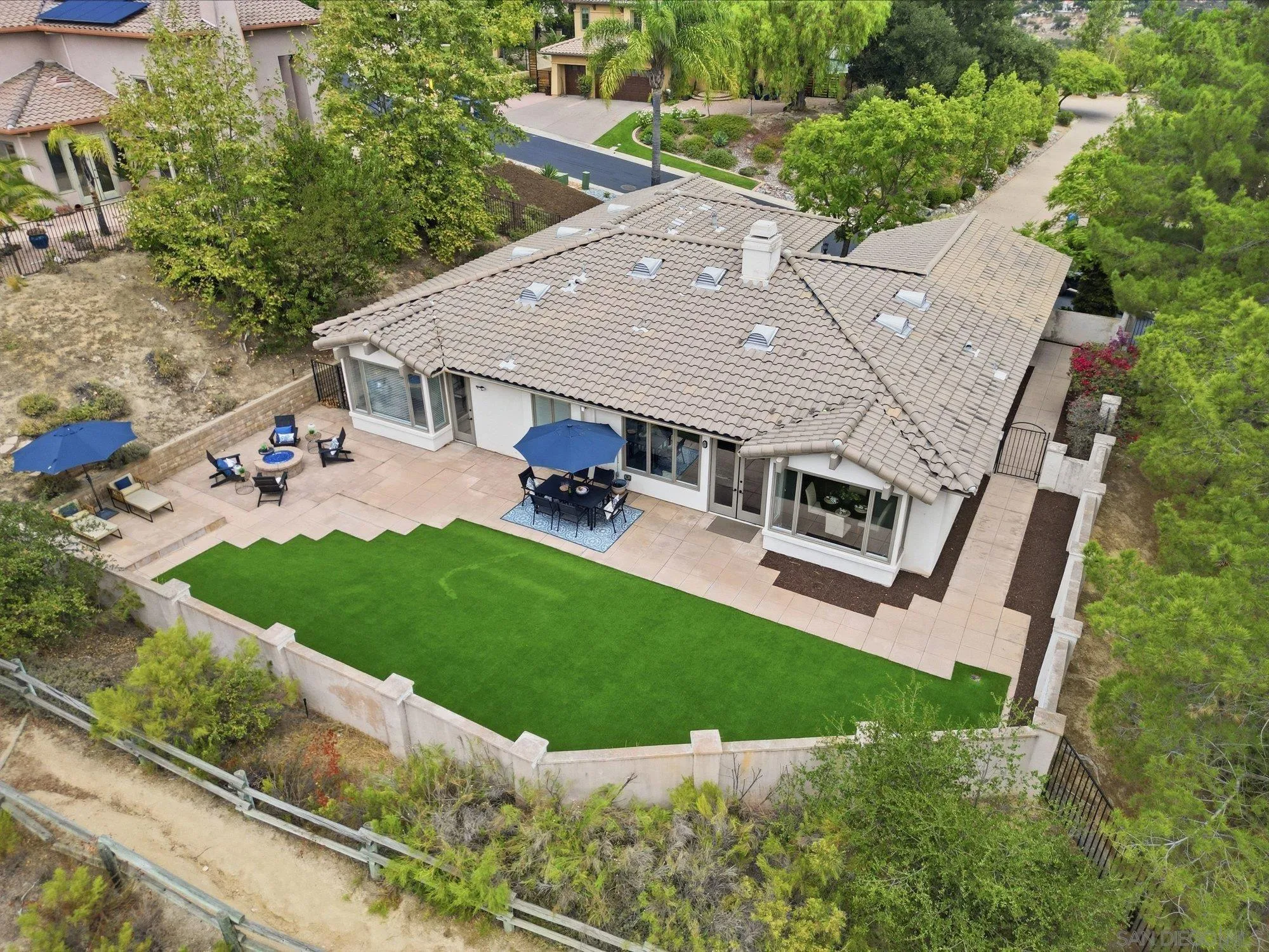 https://cdn.realtyfeed.com/cdn/127/260022277/c6fd39e72250bde00f84cdc8096b565f.webp