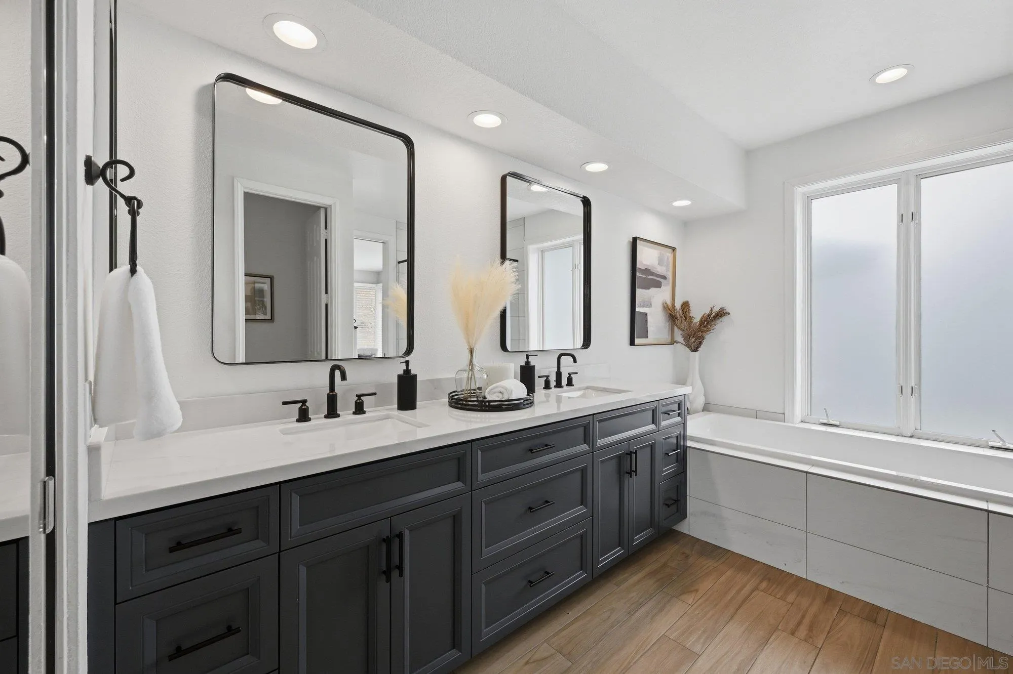 https://cdn.realtyfeed.com/cdn/127/260022277/e24c7f597807b67e9271c75ae48f52ed.webp