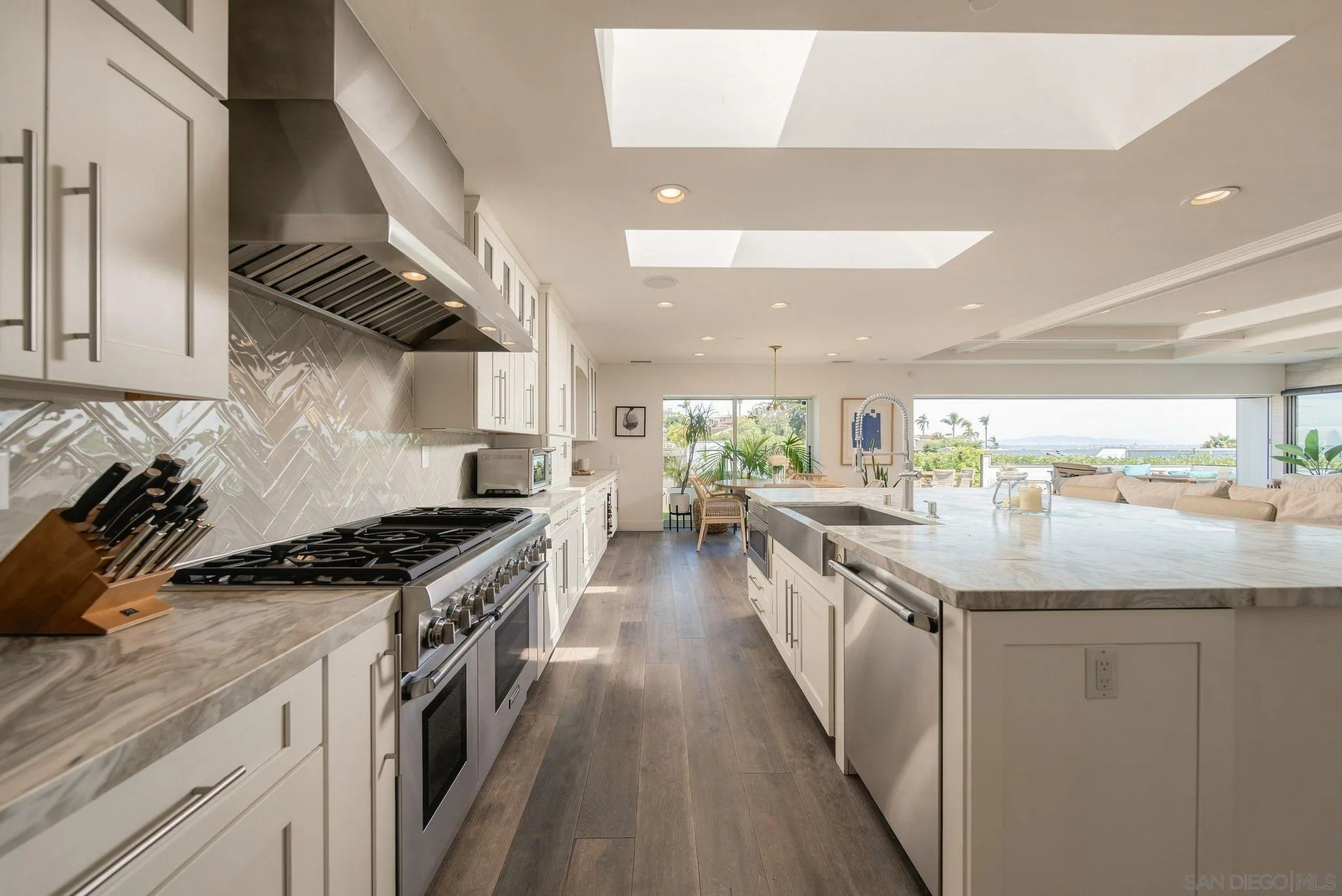 https://cdn.realtyfeed.com/cdn/127/260022279/517cf81dd815058e65db26b39a5e5a94.webp
