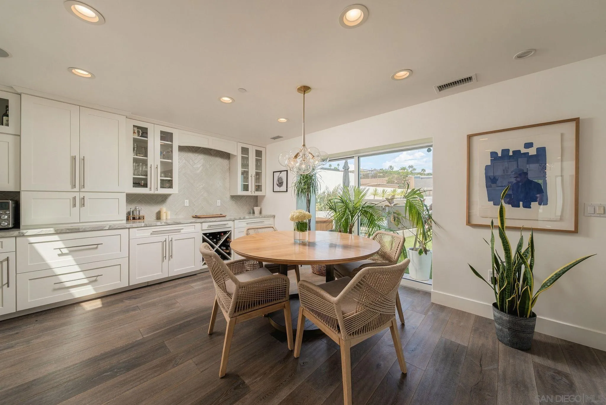 https://cdn.realtyfeed.com/cdn/127/260022279/69d86531c959b56b403bda9ac4f3b5db.webp
