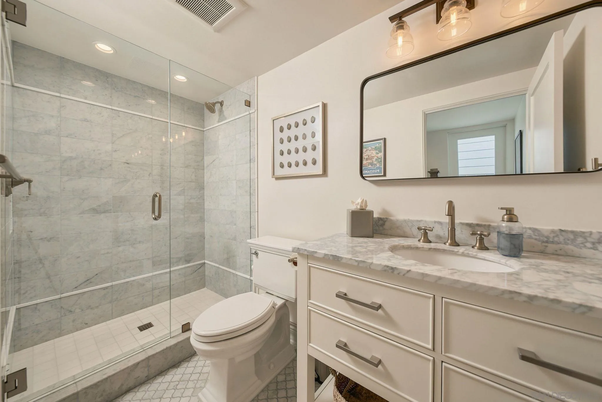 https://cdn.realtyfeed.com/cdn/127/260022279/adc1d952b31bcc171469a82682c11764.webp