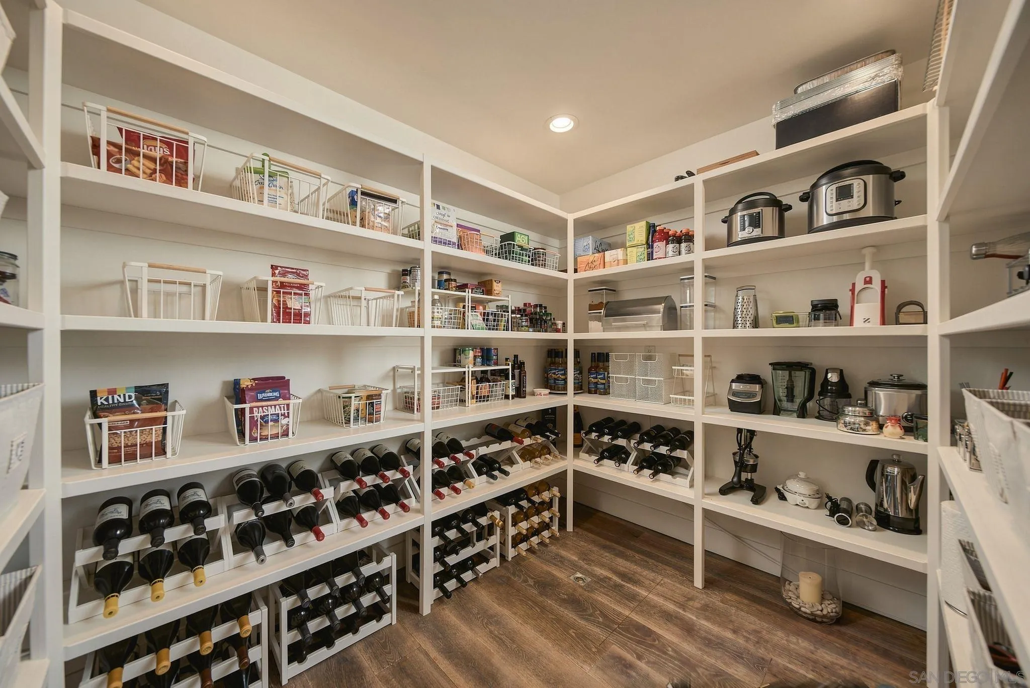 https://cdn.realtyfeed.com/cdn/127/260022279/d94ec8f7a4513892a929fc0cbd13e8f1.webp