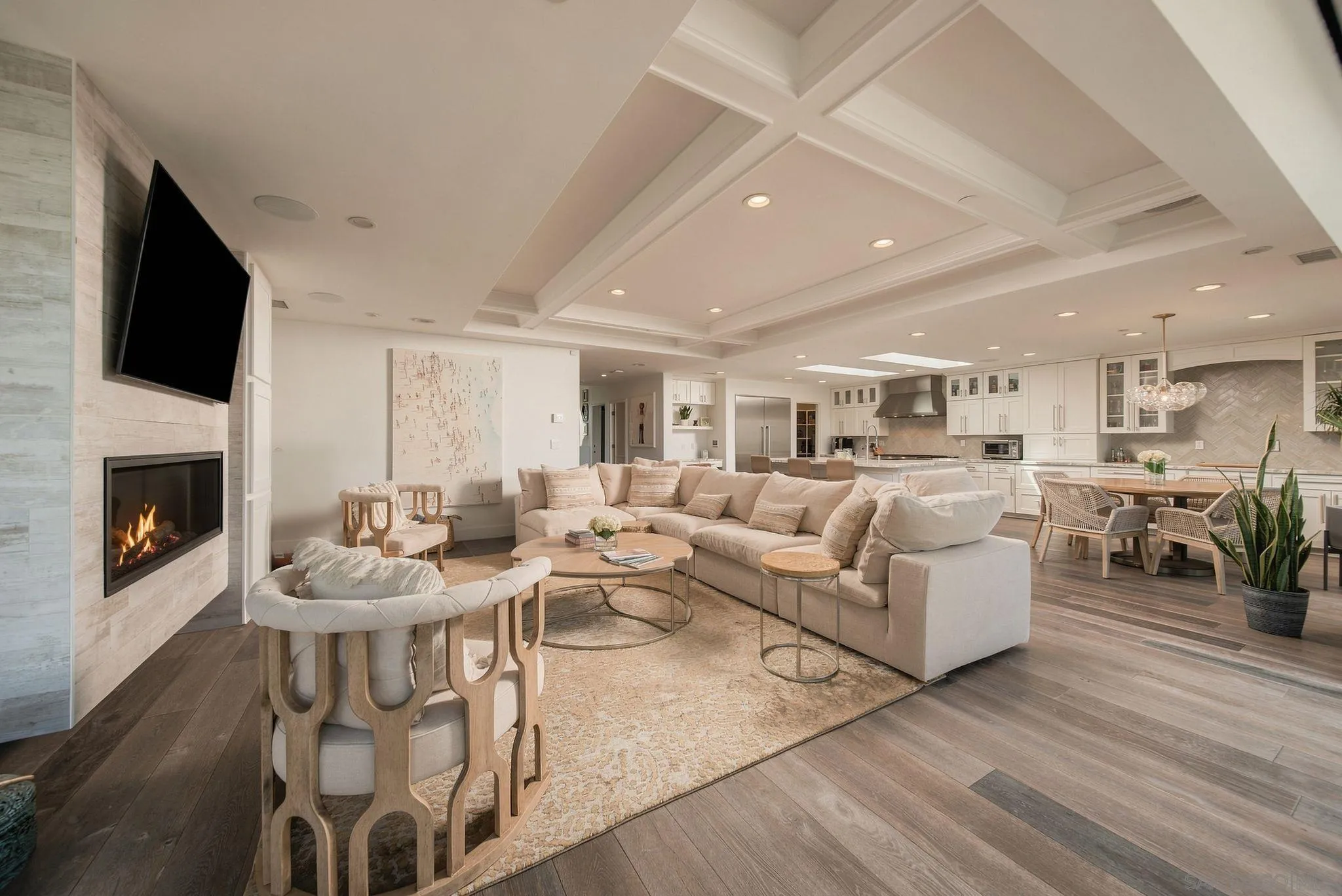 https://cdn.realtyfeed.com/cdn/127/260022279/ecf829827777903c0a54a75ea39bea7f.webp