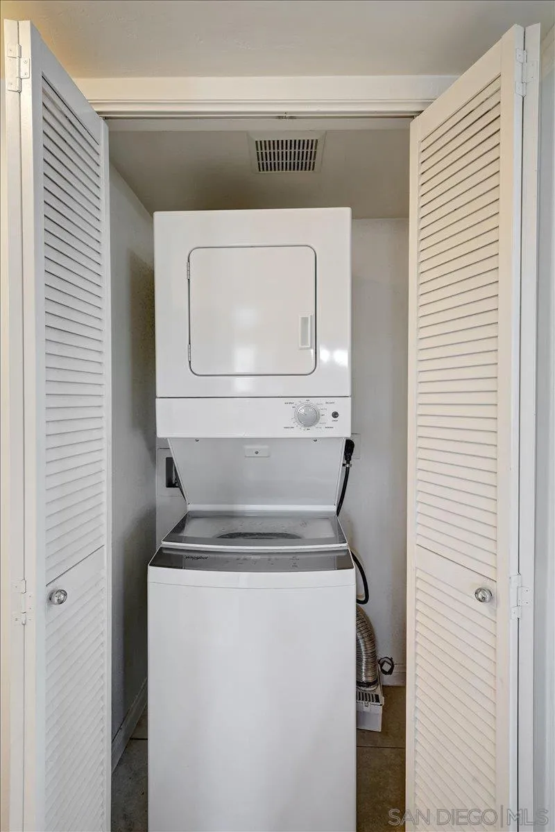 https://cdn.realtyfeed.com/cdn/127/260022283/35cb7fb58902b6b62edc457372c4709c.webp