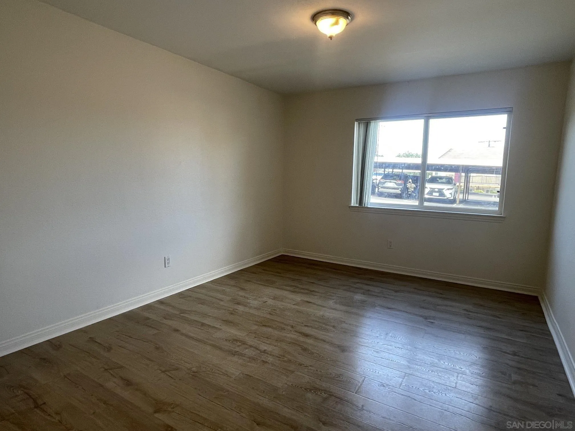https://cdn.realtyfeed.com/cdn/127/260022283/4183f8ff13ca12b287f54f10ab03b920.webp