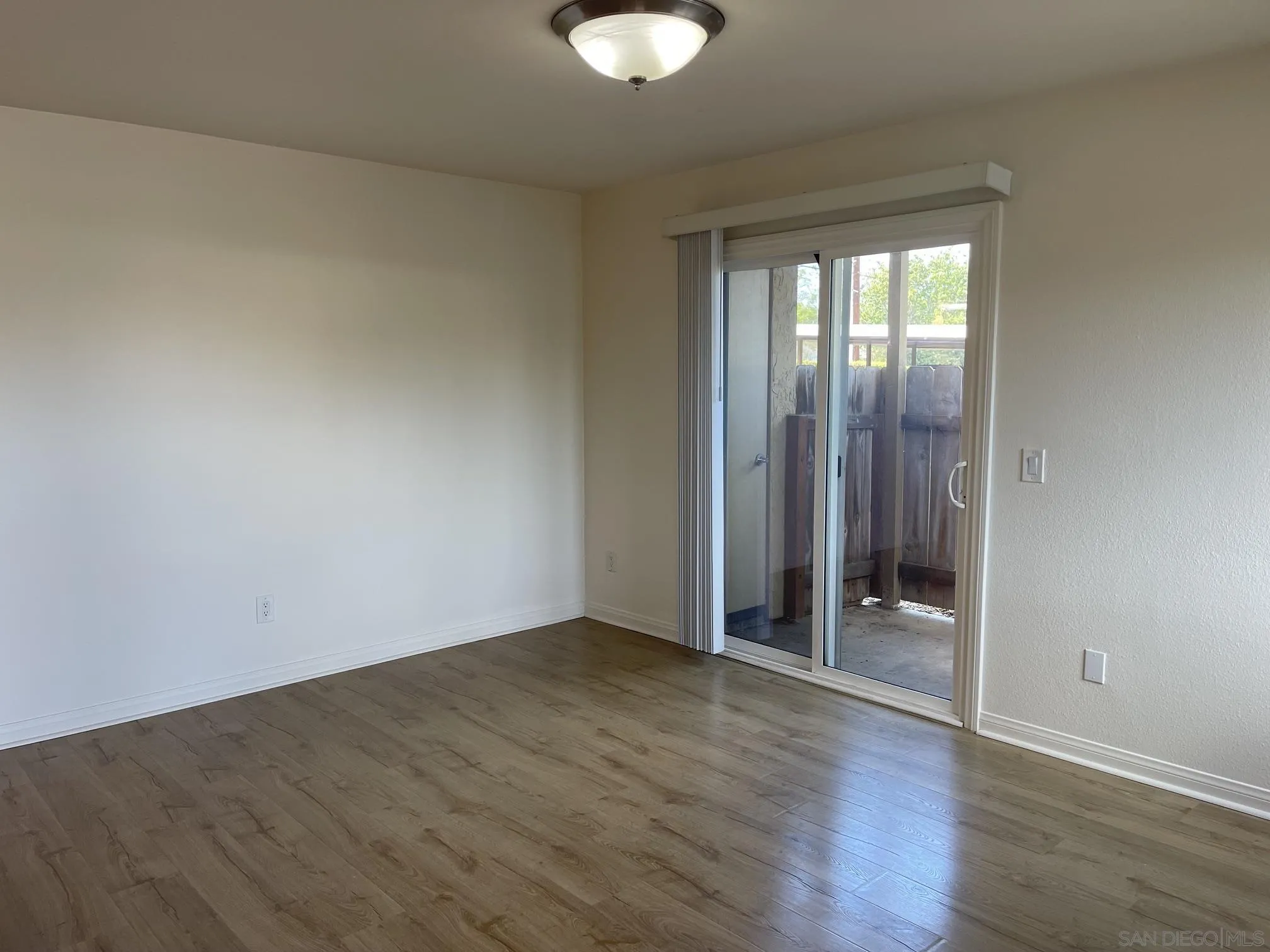 https://cdn.realtyfeed.com/cdn/127/260022283/ba77a0ceb351d08f4b98d6fdde8e391e.webp