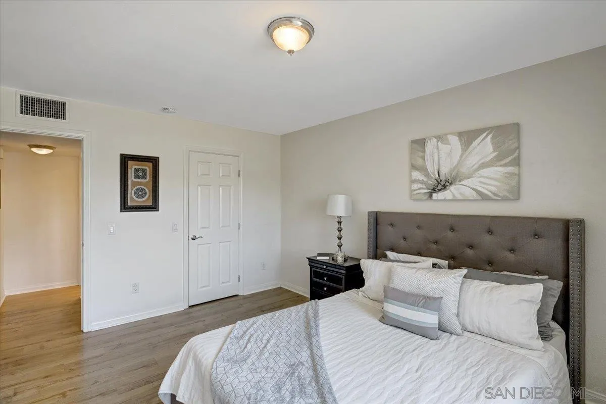 https://cdn.realtyfeed.com/cdn/127/260022283/eb8515fc5f9aac92580d1298b3d1e27c.webp