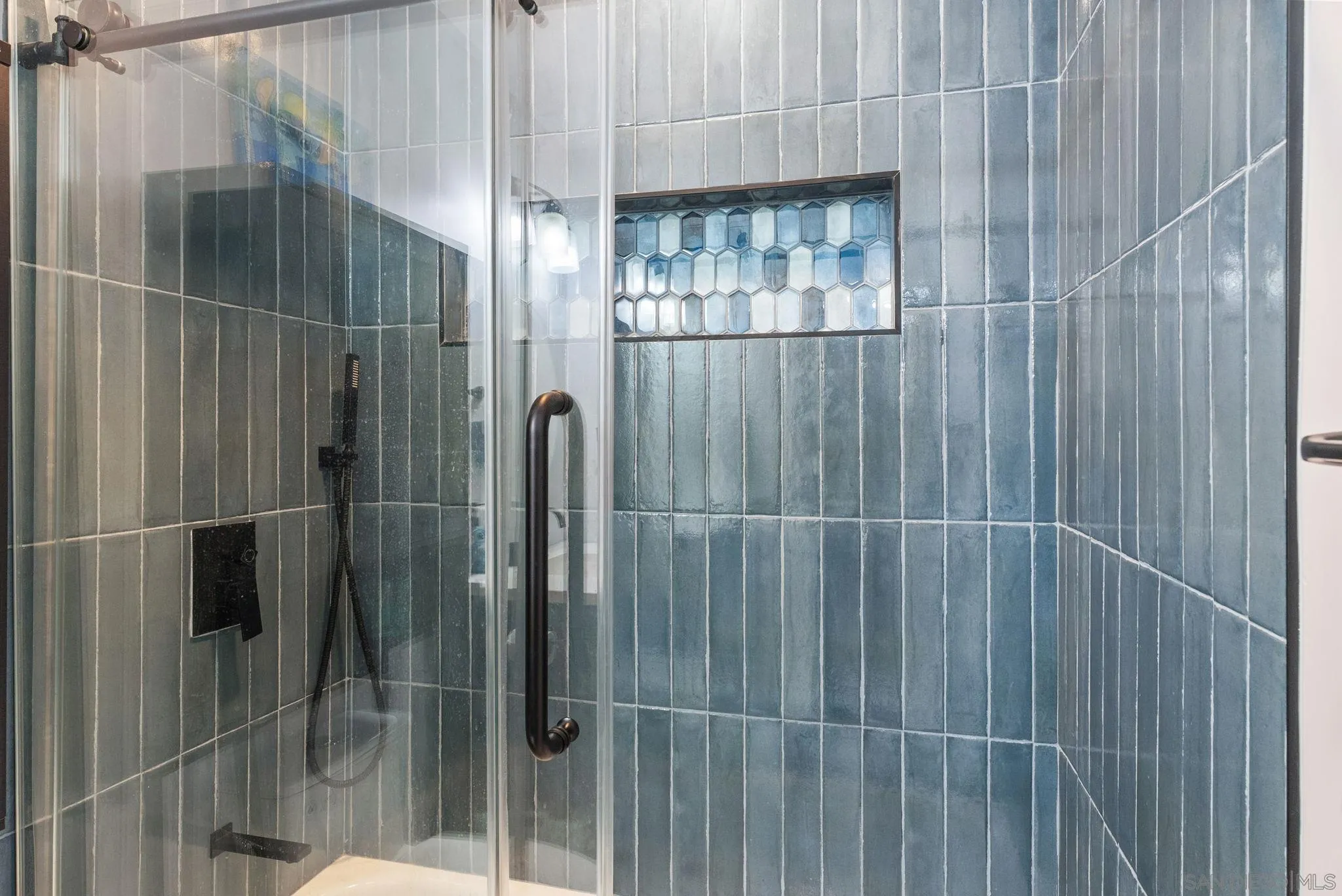https://cdn.realtyfeed.com/cdn/127/260022288/6139af2afe464471bd6f3cadfbb7d18d.webp