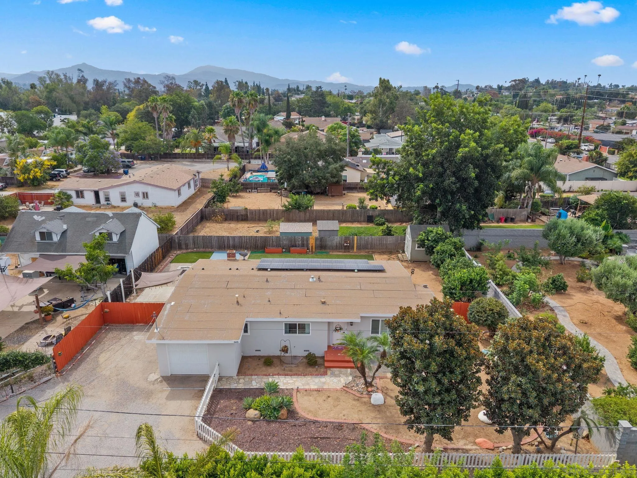 https://cdn.realtyfeed.com/cdn/127/260022288/783ce27fb3f29f99d545aa4eb46e5b54.webp