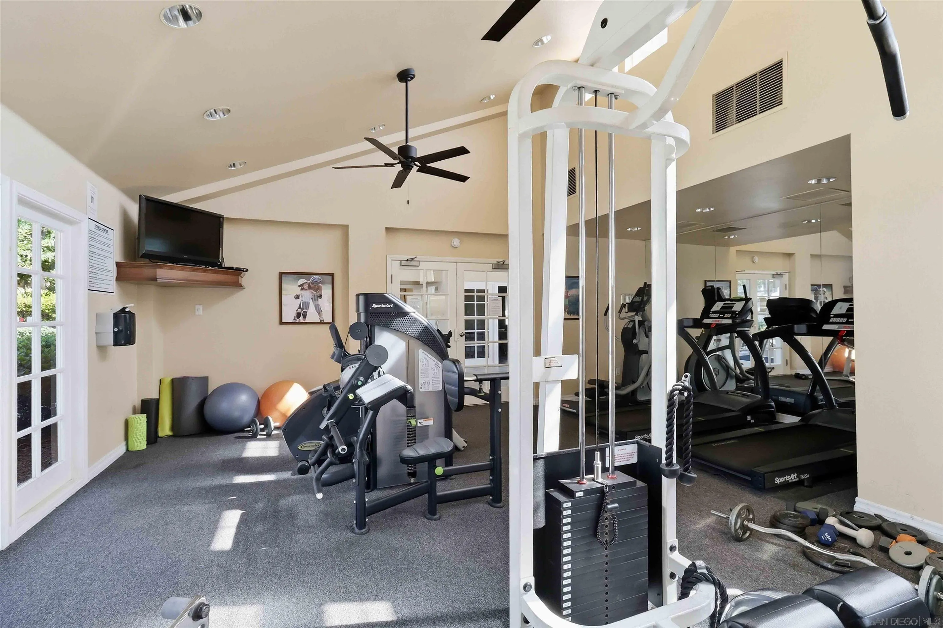 https://cdn.realtyfeed.com/cdn/127/260022290/46e4214acafa34b22f4ff70ff5146484.webp