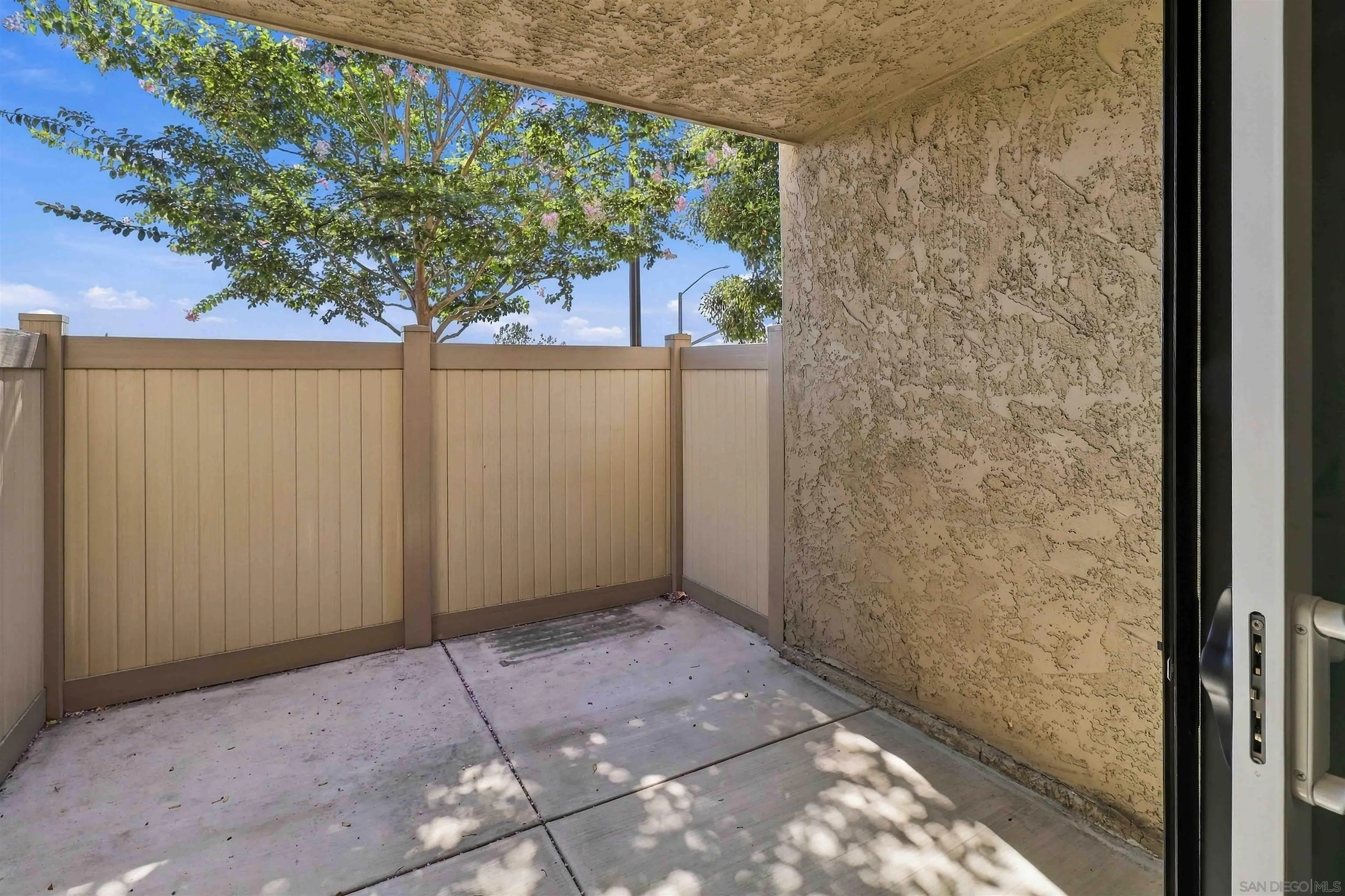 https://cdn.realtyfeed.com/cdn/127/260022290/dd83e8eb91f7973e25fd2ae1ad849f1f.webp