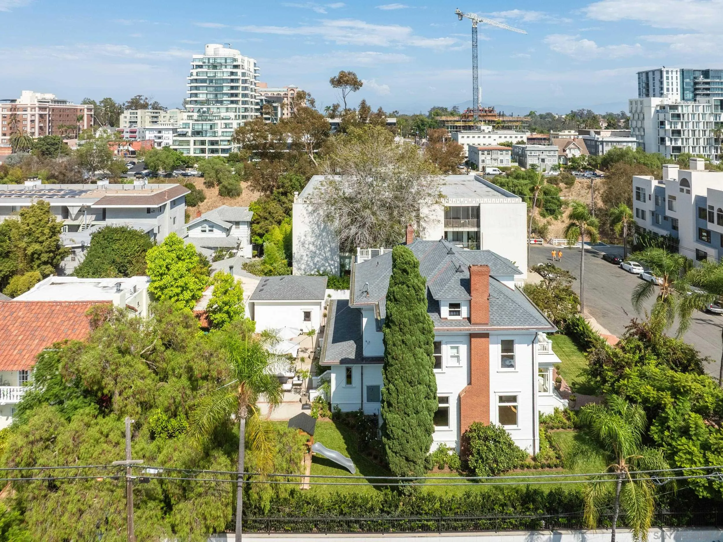 https://cdn.realtyfeed.com/cdn/127/260022299/0af0ceecb00597089c9f9620272fdade.webp