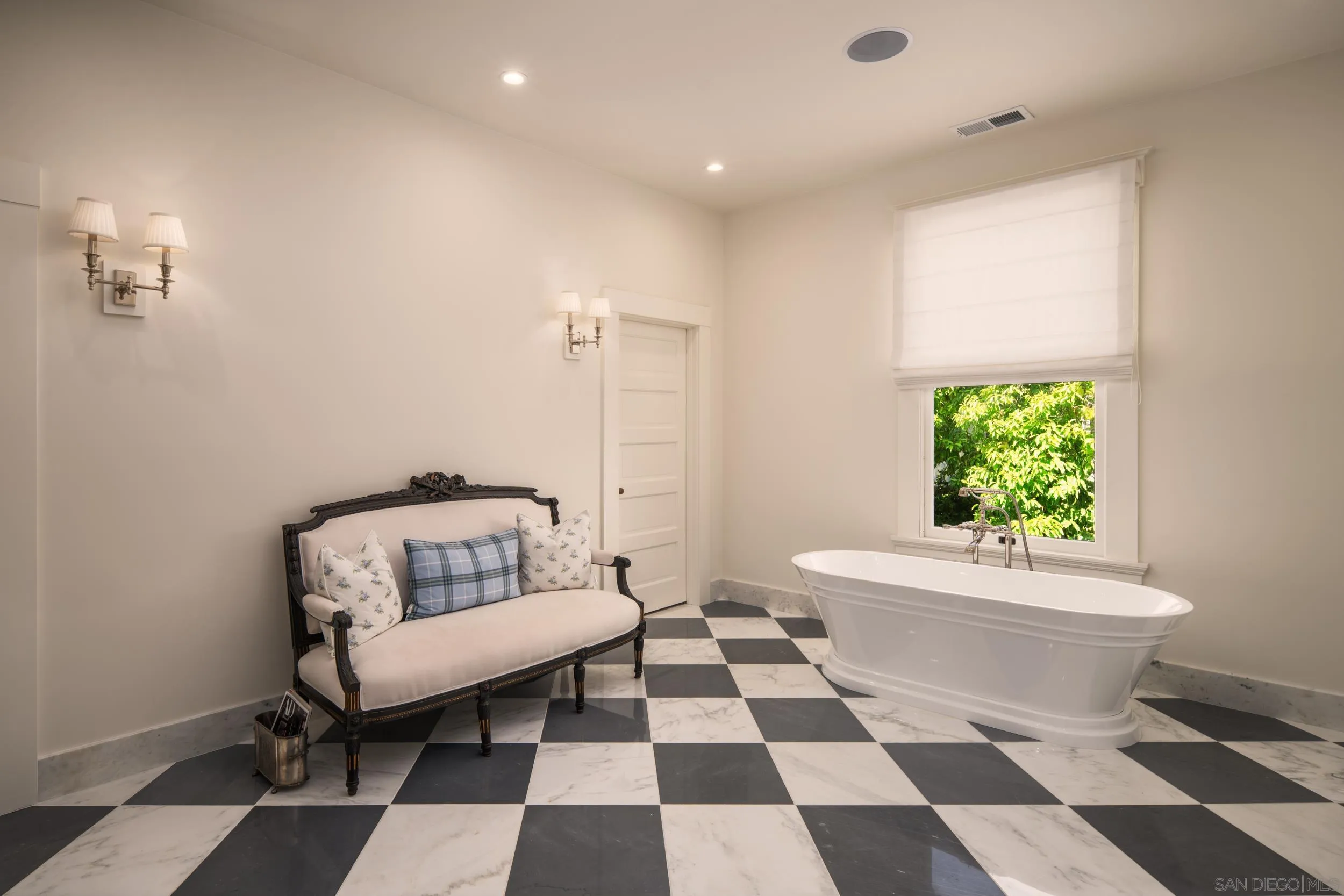 https://cdn.realtyfeed.com/cdn/127/260022299/3158220c69b6ec869c5a5ffeb8782c03.webp