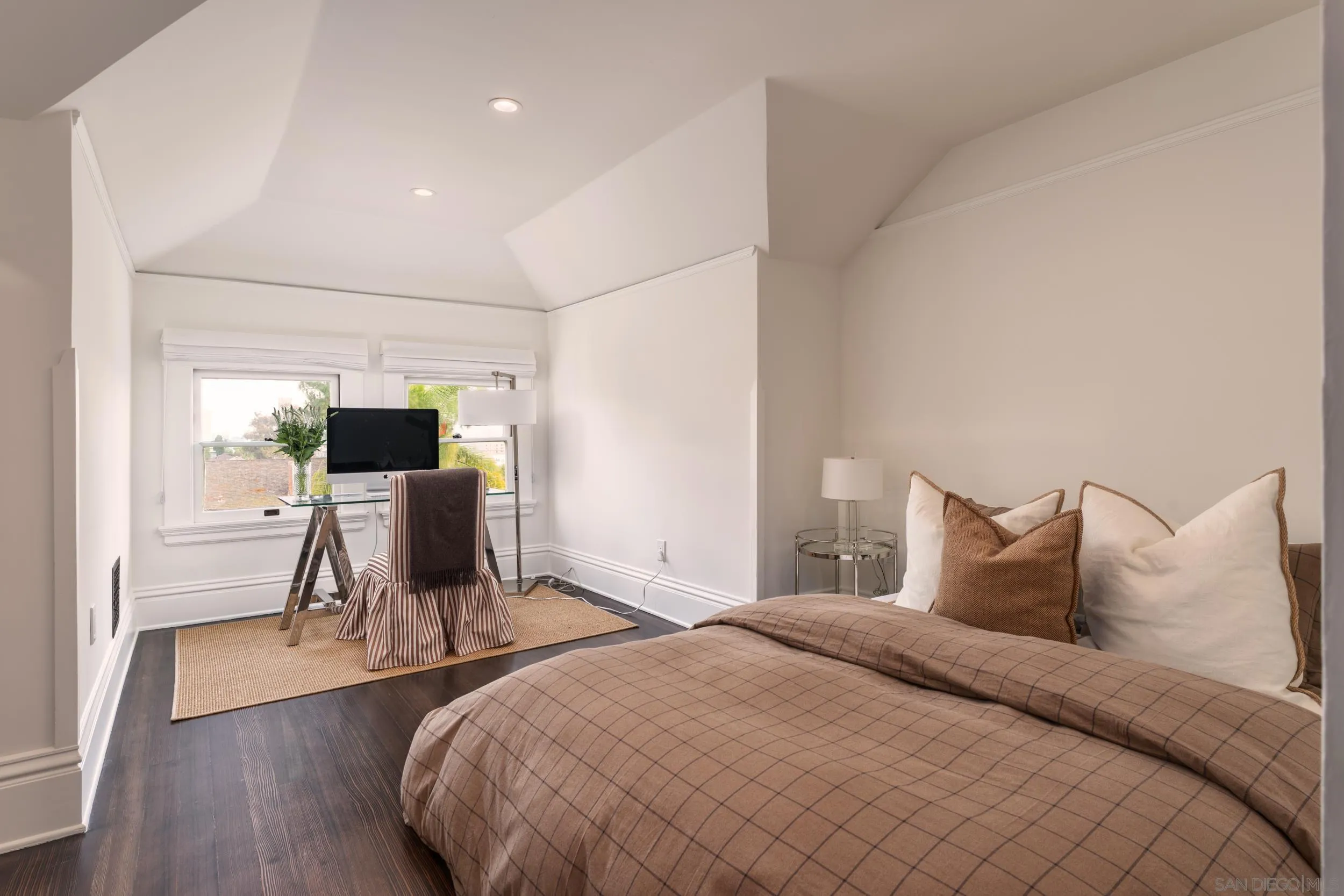 https://cdn.realtyfeed.com/cdn/127/260022299/51d19e4c6c8a106dc6082feb63250e88.webp