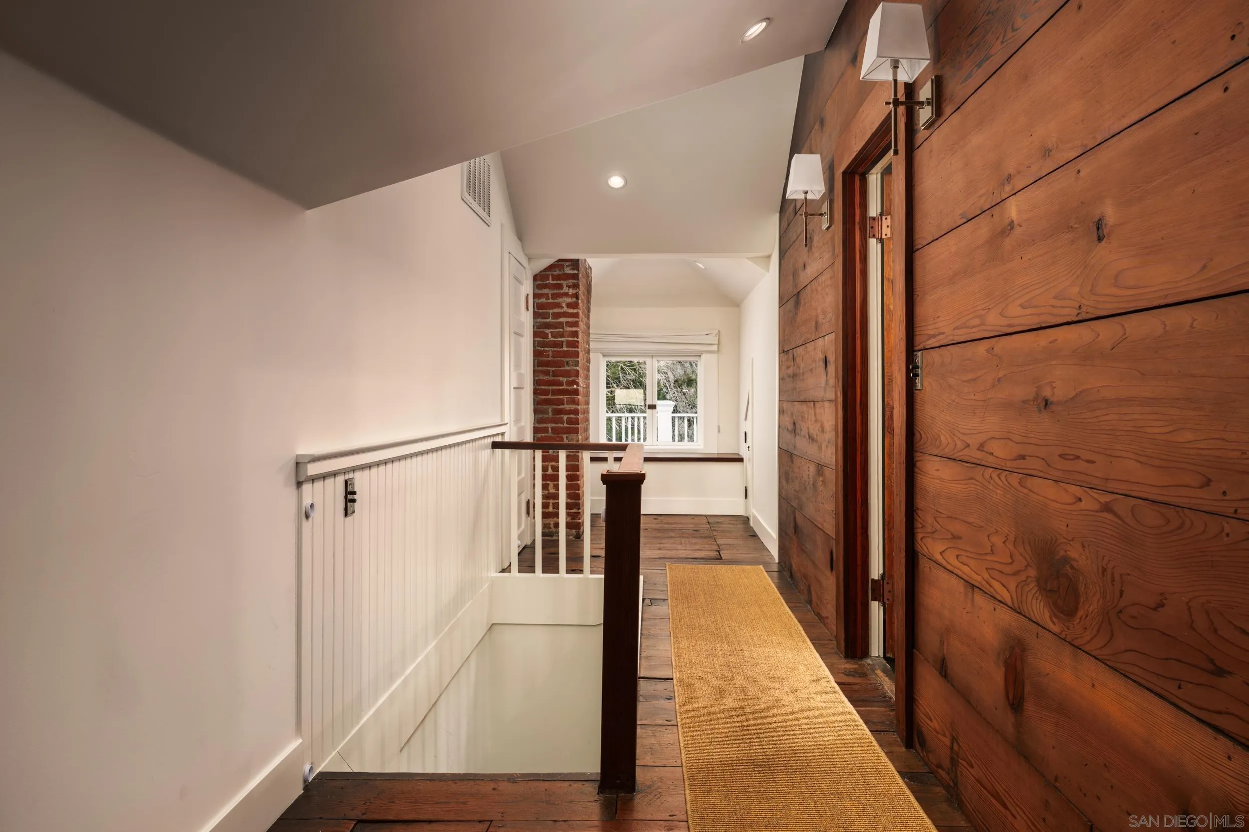 https://cdn.realtyfeed.com/cdn/127/260022299/ad9c1200cc3abf0e86fd407c00e627b0.webp