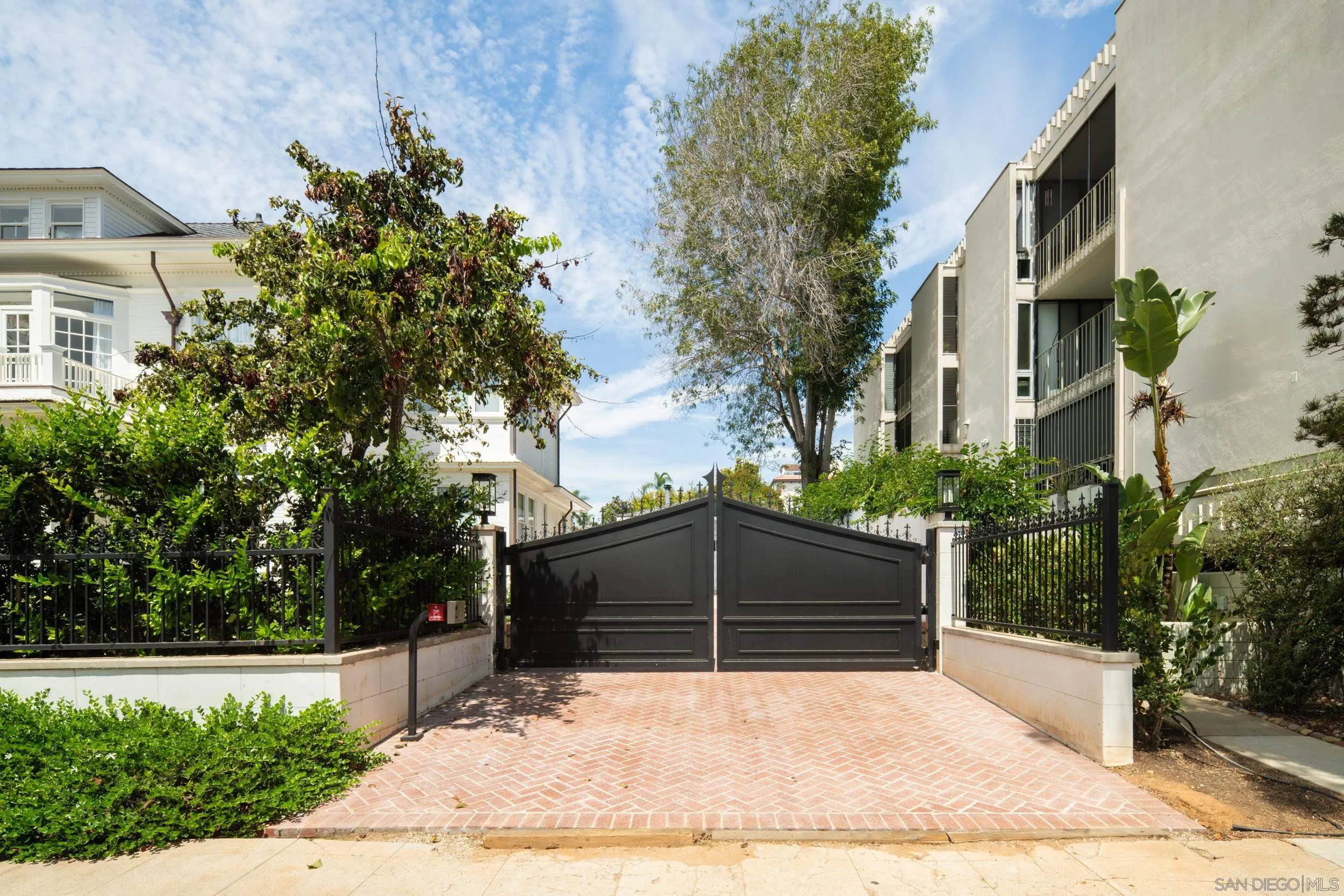 https://cdn.realtyfeed.com/cdn/127/260022299/bd5abe06f8a27c6990521a20a8158b7b.webp