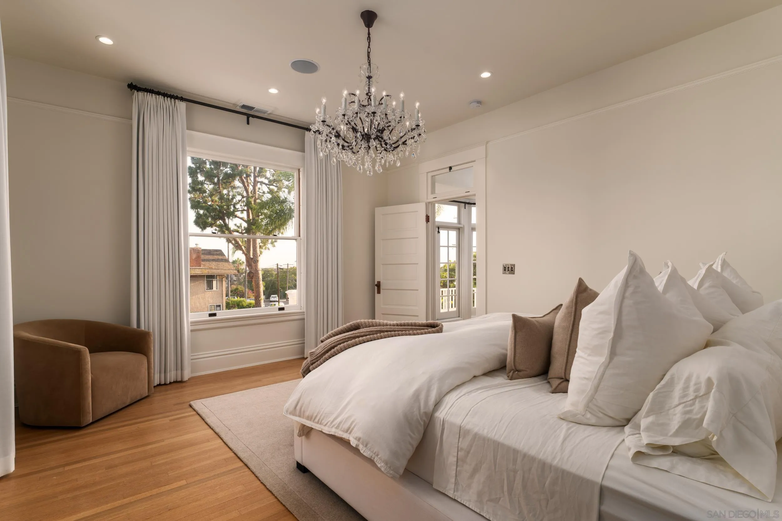 https://cdn.realtyfeed.com/cdn/127/260022299/e2b39f47c4cc911b36c34cb706dff744.webp