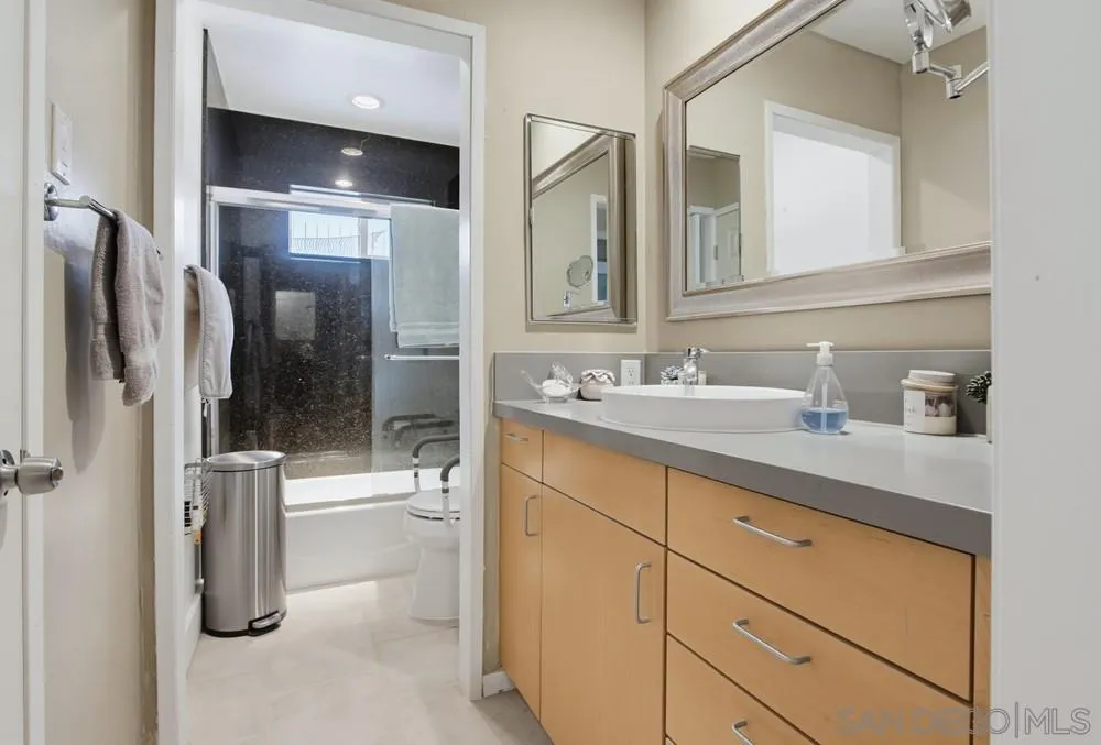 https://cdn.realtyfeed.com/cdn/127/260022301/51fb06c12af8fdeb813a605fde7cdd0c.webp
