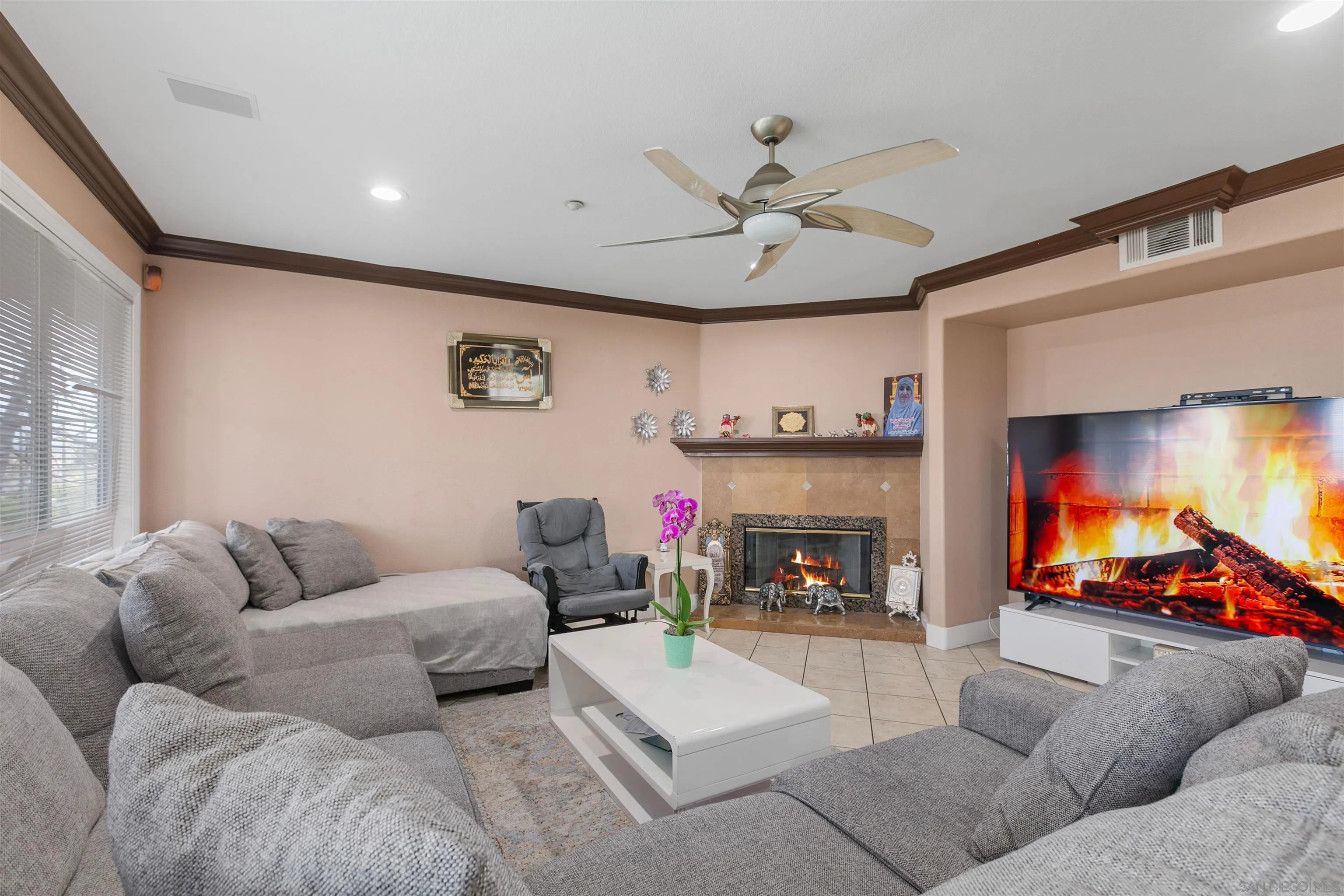 https://cdn.realtyfeed.com/cdn/127/260022311/8fe2aba6c9d3ef3bd3db11c490217cdd.webp