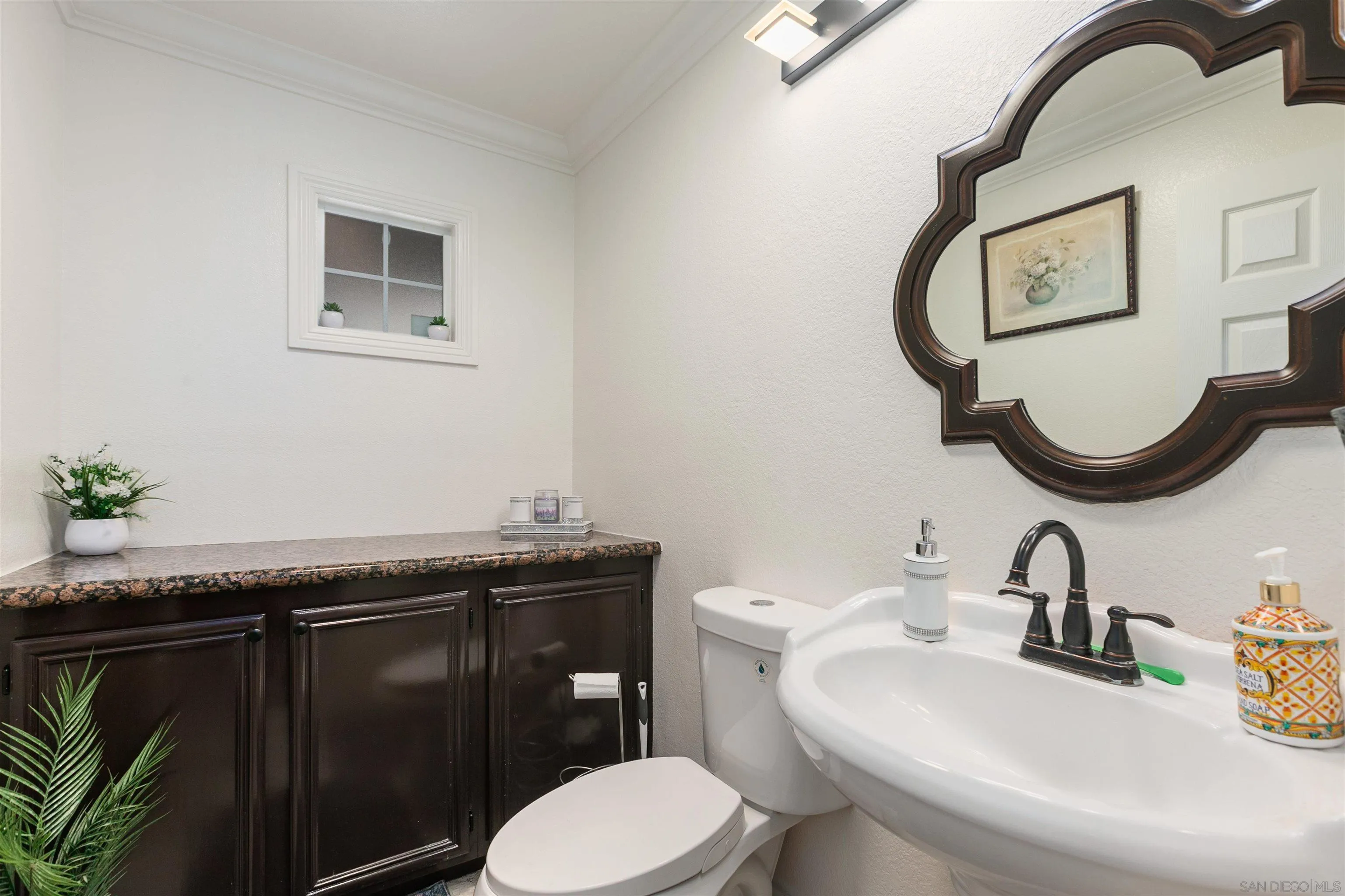 https://cdn.realtyfeed.com/cdn/127/260022311/f6c9e65bbb7e6039b810f3a461bc0e60.webp