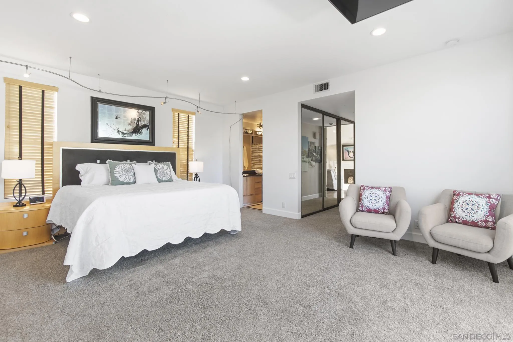 https://cdn.realtyfeed.com/cdn/127/260022315/53f1bd0afb269be8331a2178e37fad4f.webp