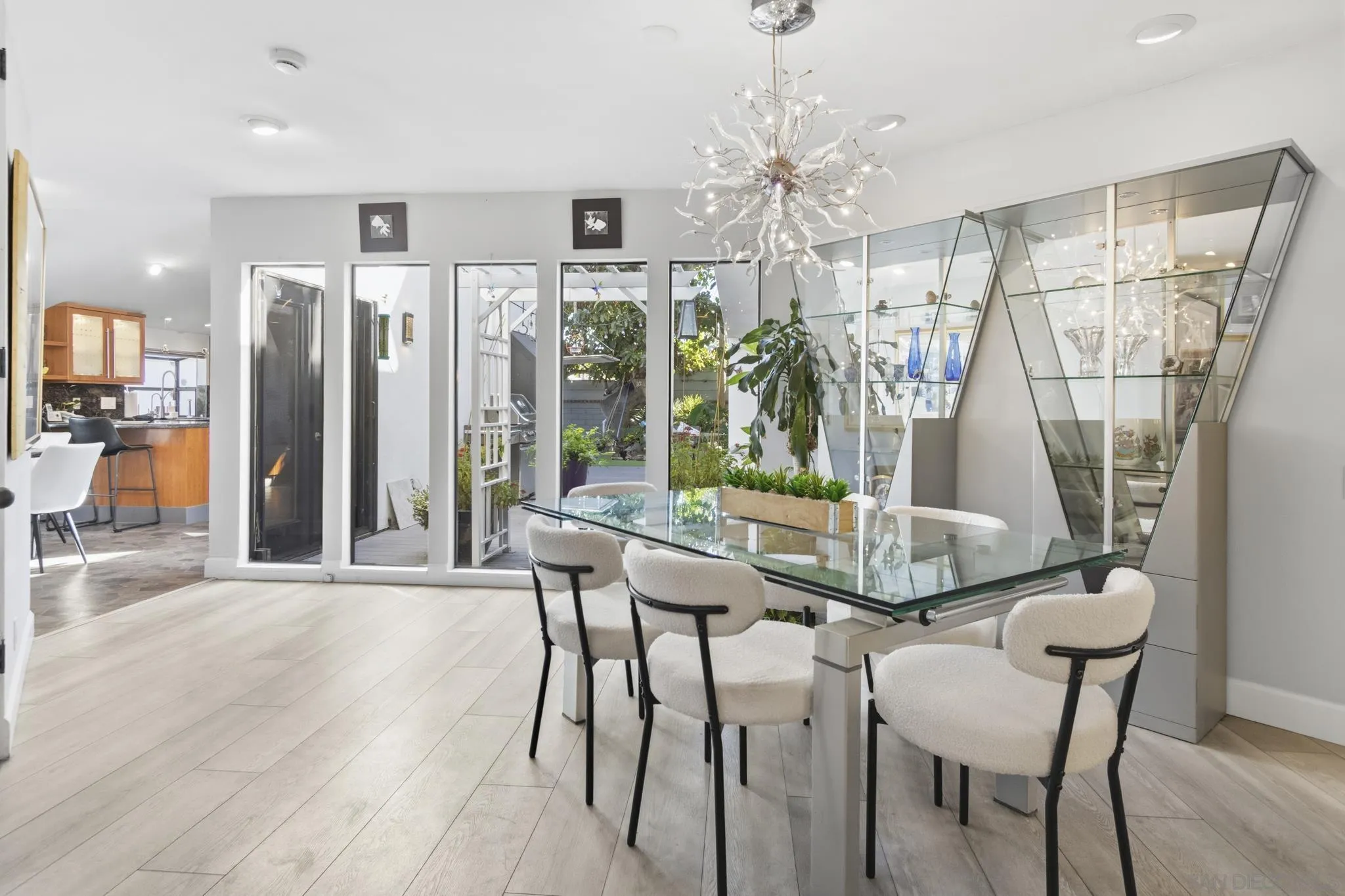 https://cdn.realtyfeed.com/cdn/127/260022315/55330b40a5db5f608b93d03447e75138.webp