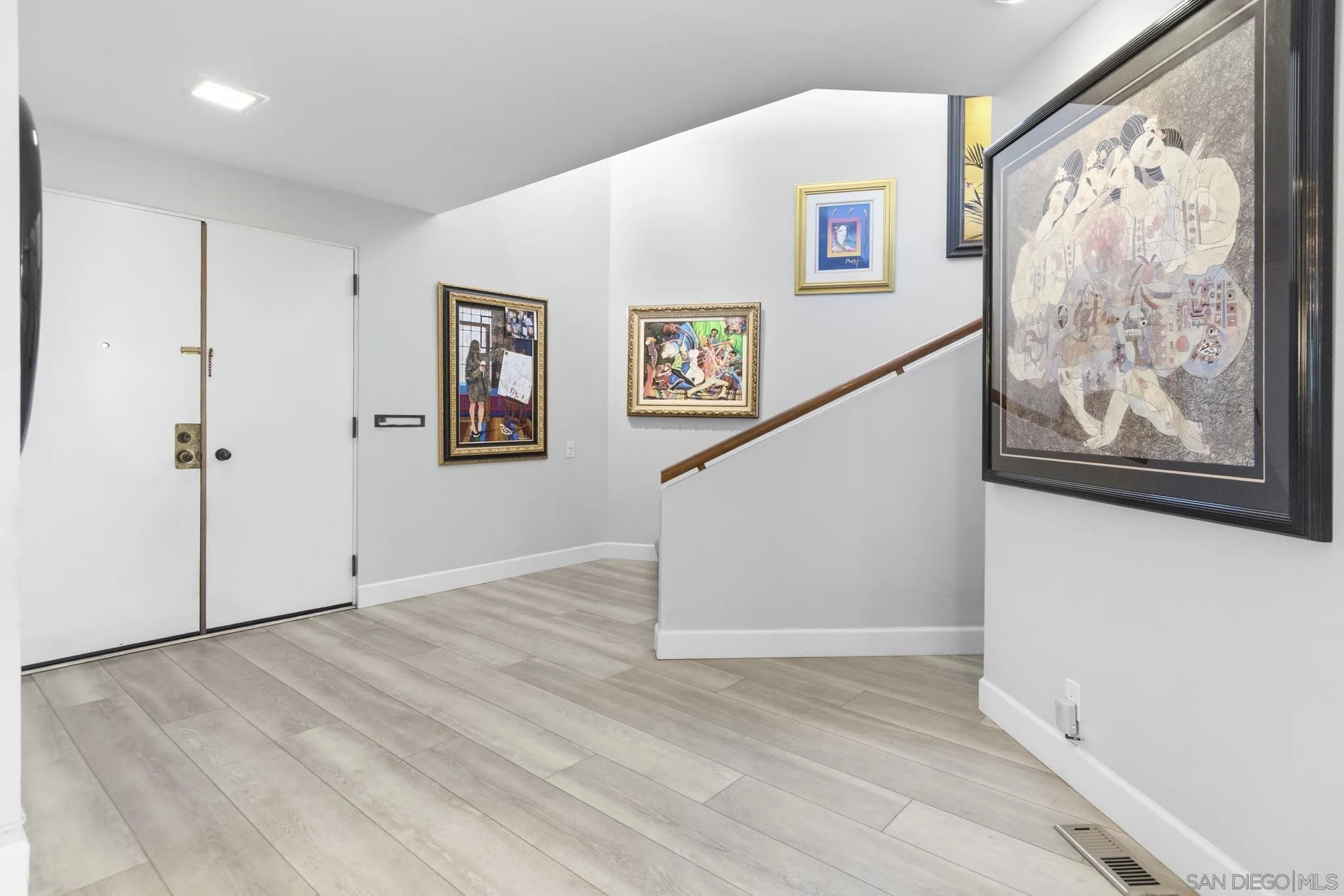 https://cdn.realtyfeed.com/cdn/127/260022315/7602fad73e29c5e1b9f713459ab1e53d.webp